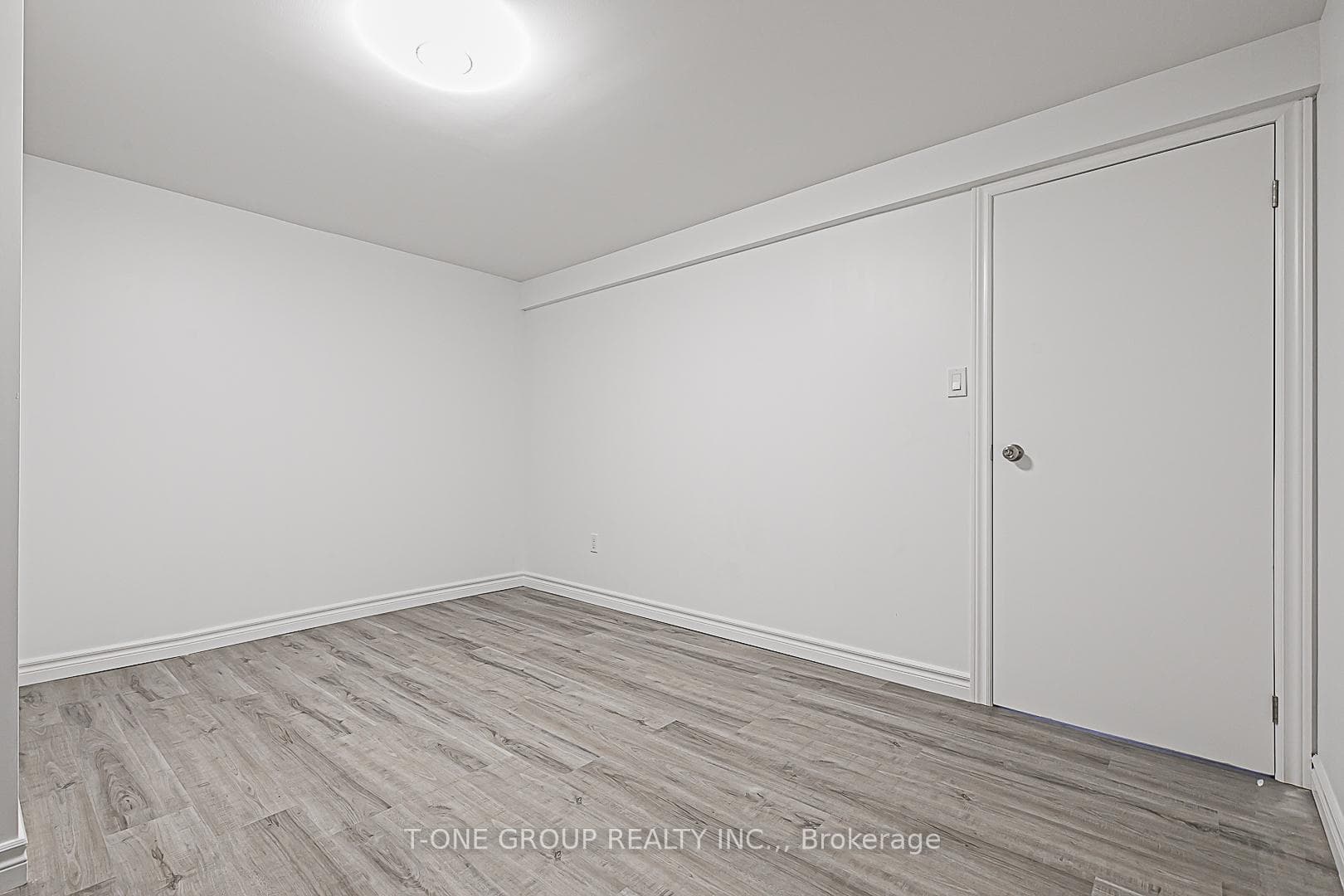 535 Bradley Drive photo 31