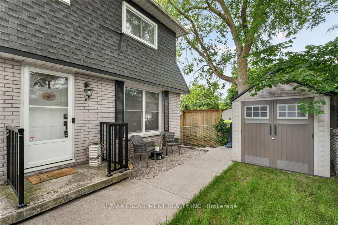 156 St Catharines Street Unit 6 photo 38