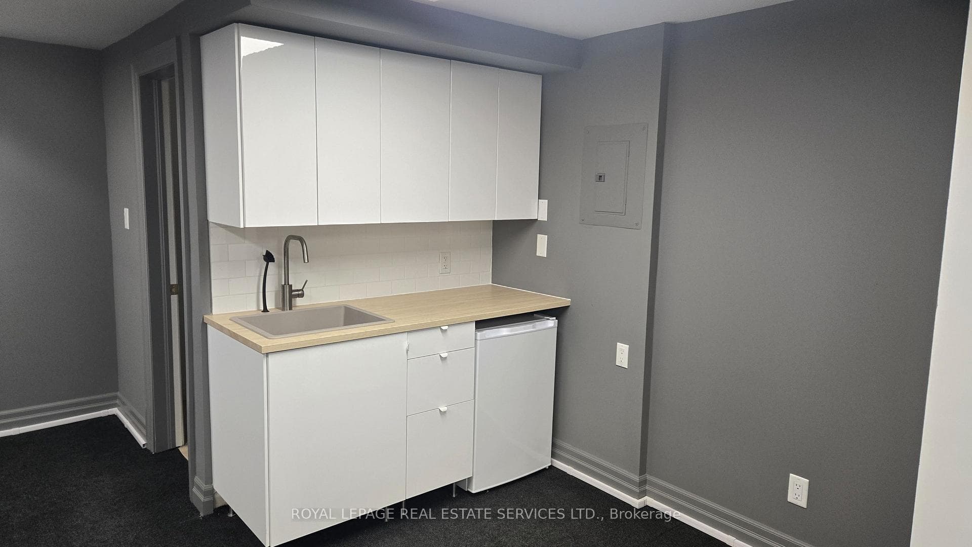 2842 Bloor Street Unit L2 photo 4