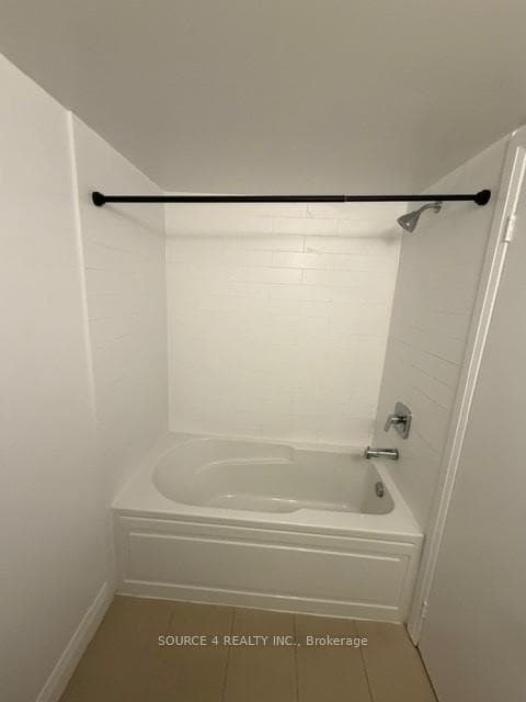 1461 Lawrence Avenue Unit 507 photo 15
