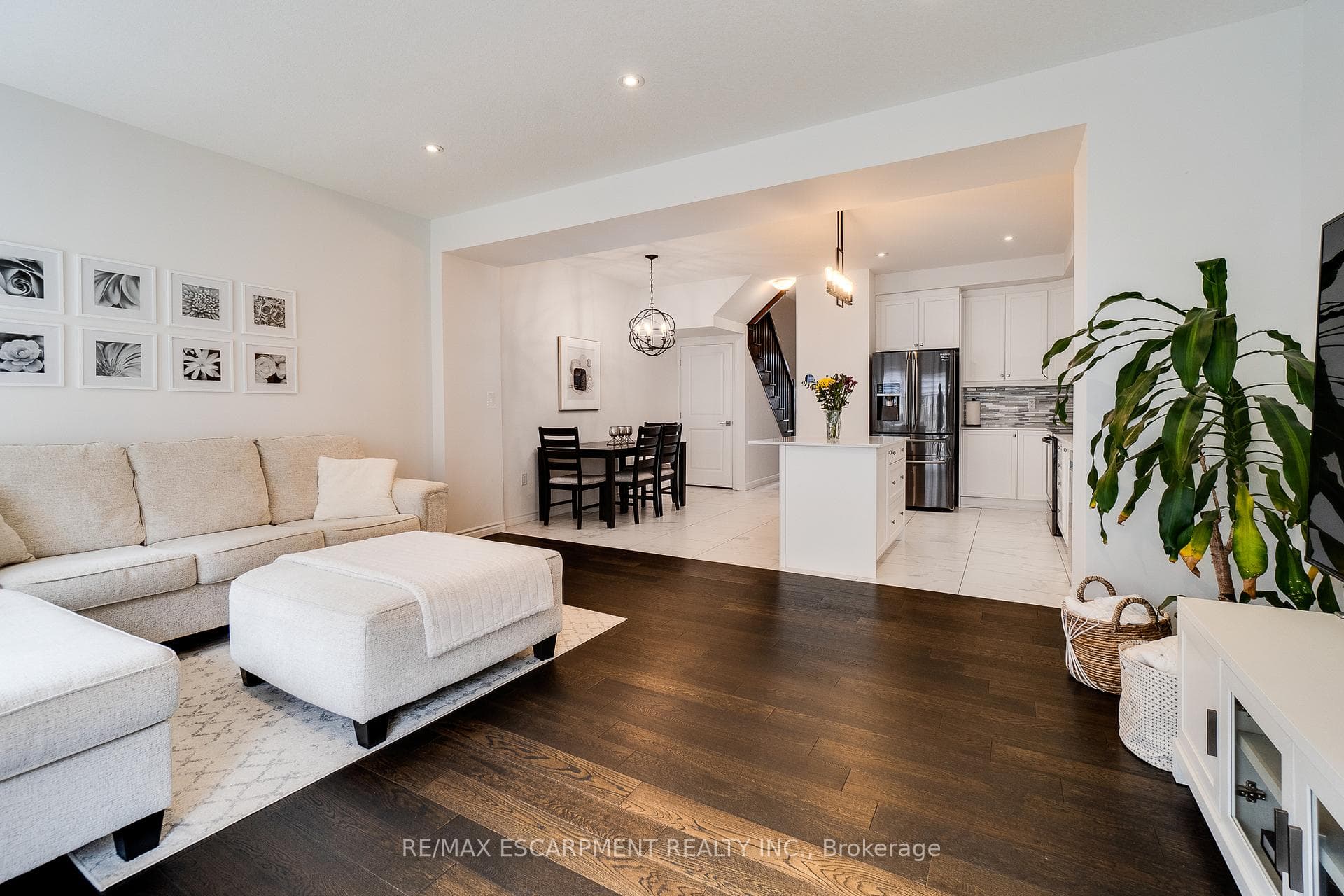 32 Greenwich Avenue photo 11