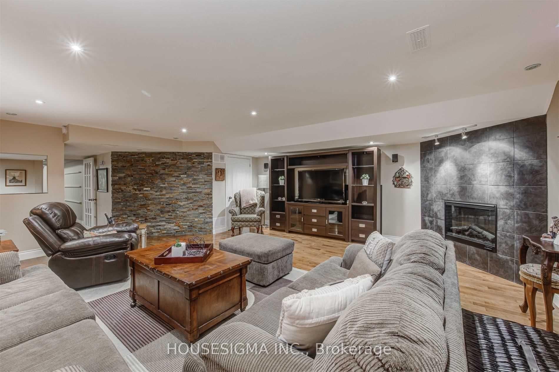 244 Tawny Crescent photo 23