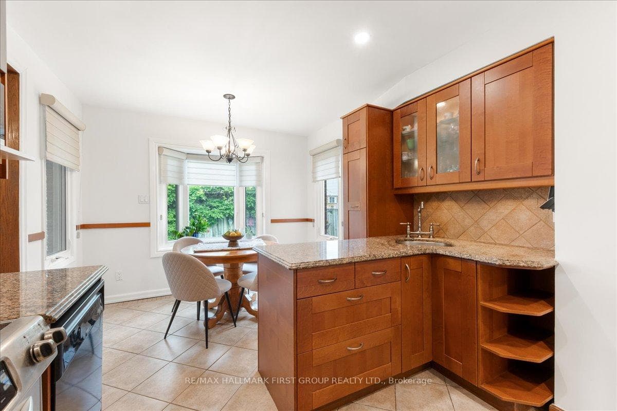 1276 Maple Ridge Drive photo 9