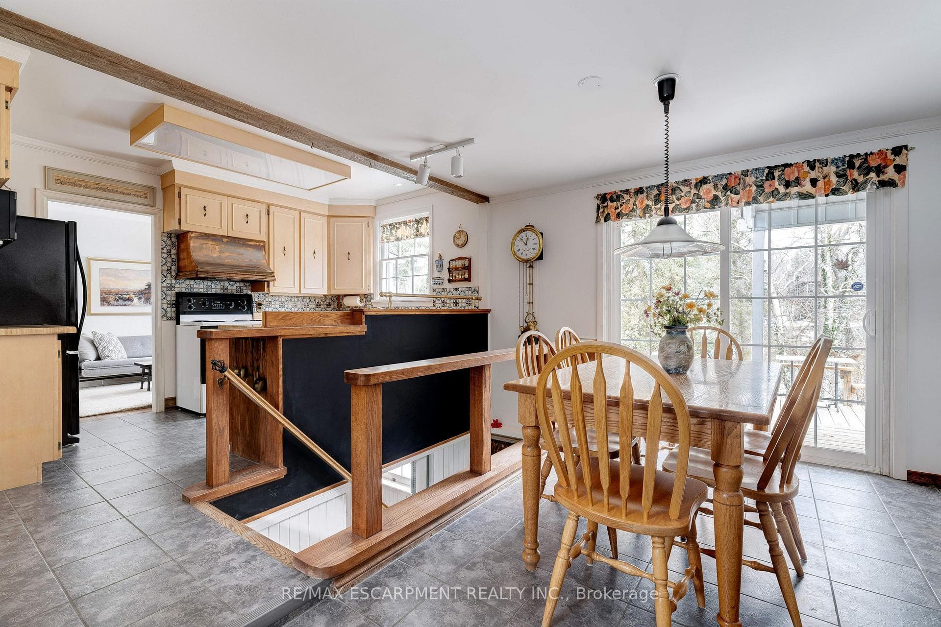 847 FOREST GLEN Avenue photo 13