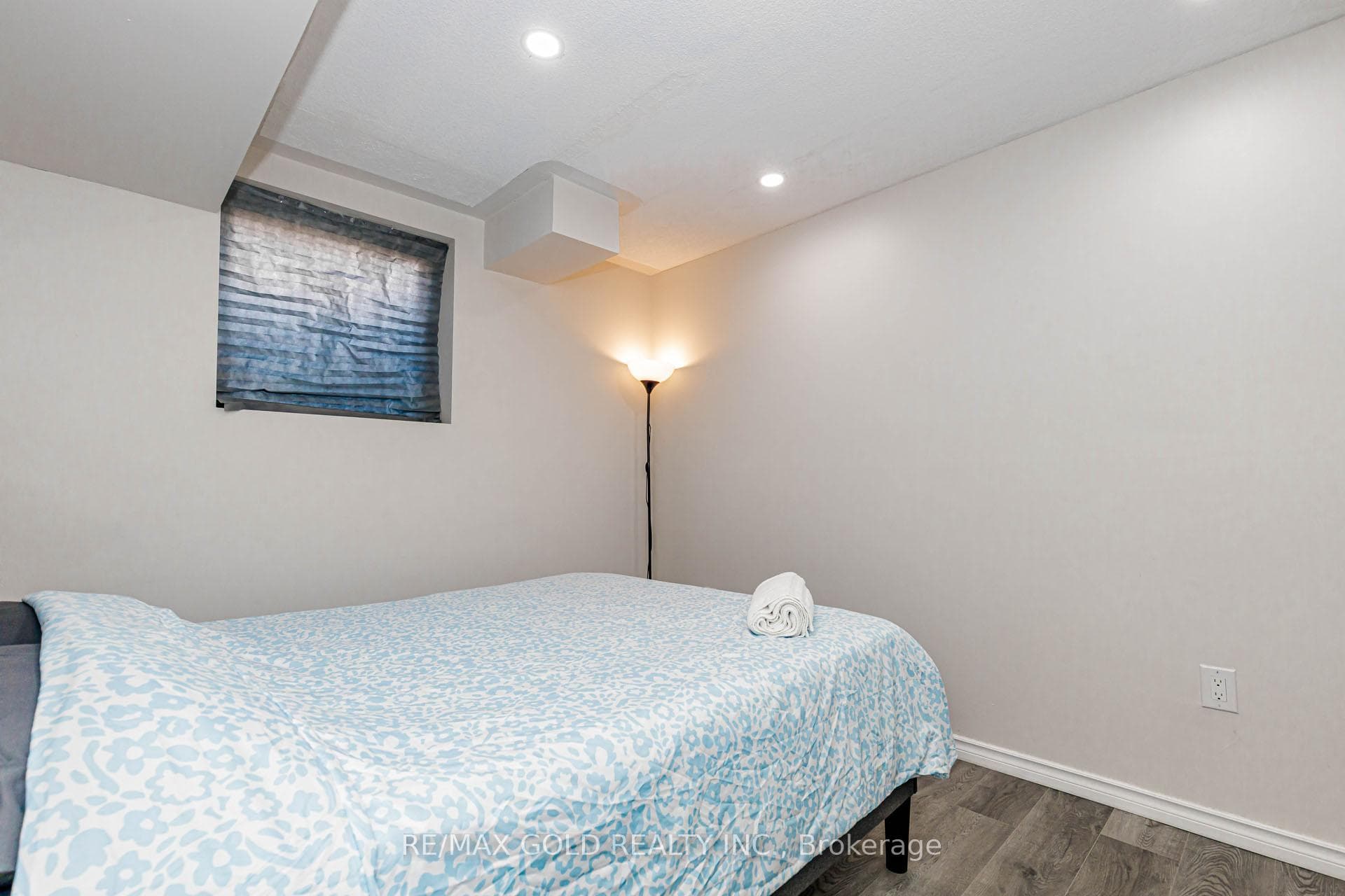 566 Bessborough Drive photo 48
