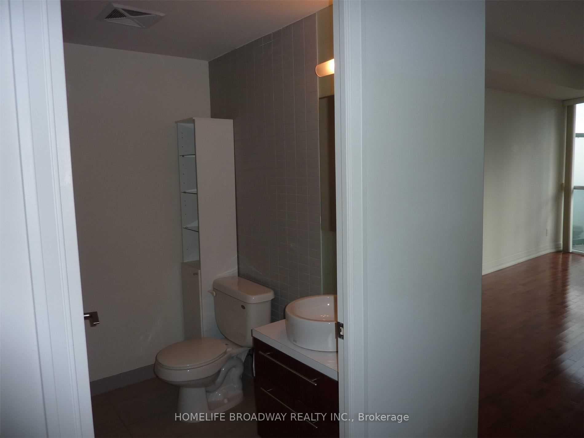 25 Carlton Street Unit #3202 photo 8
