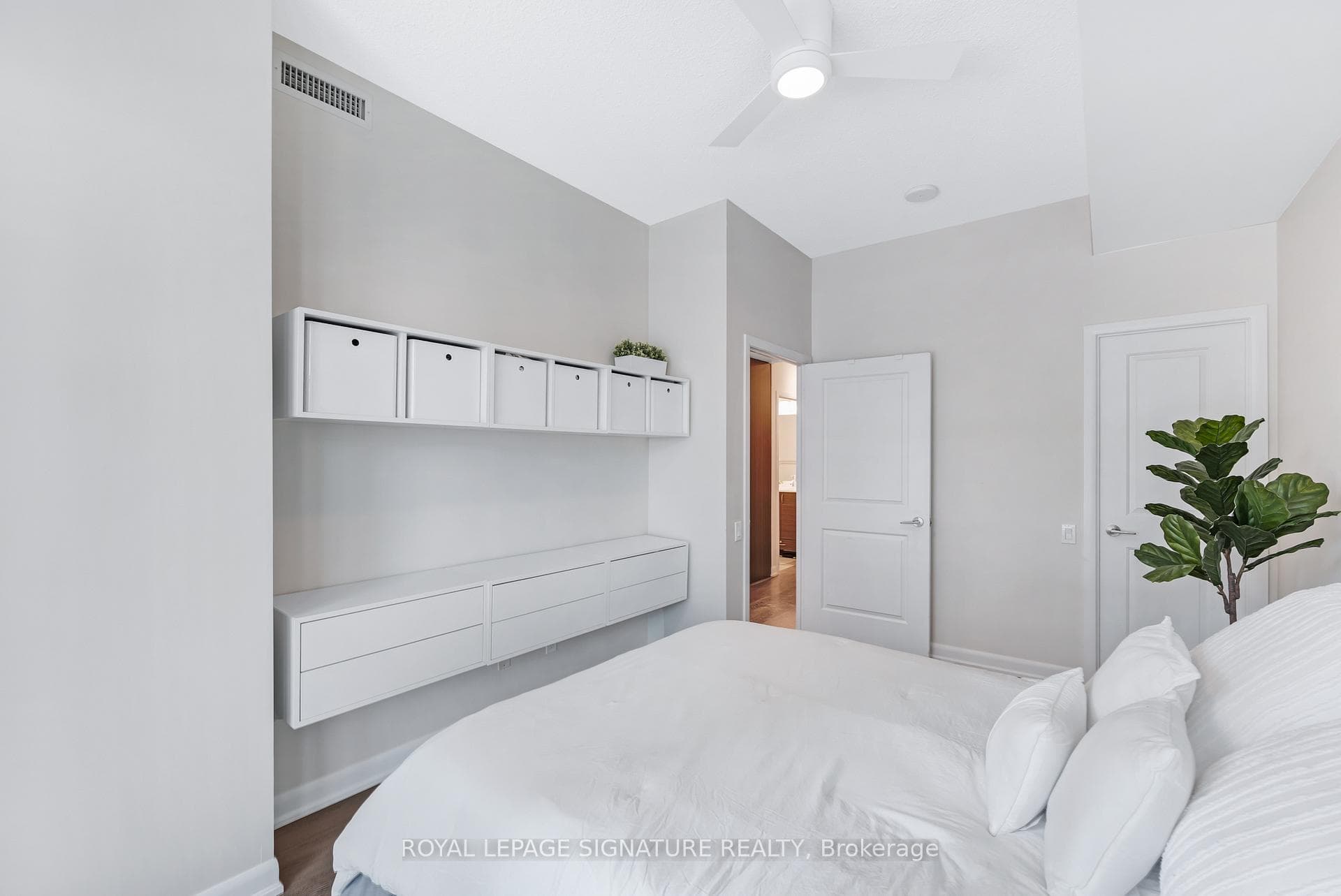 5162 Yonge Street Unit 3-109 photo 18