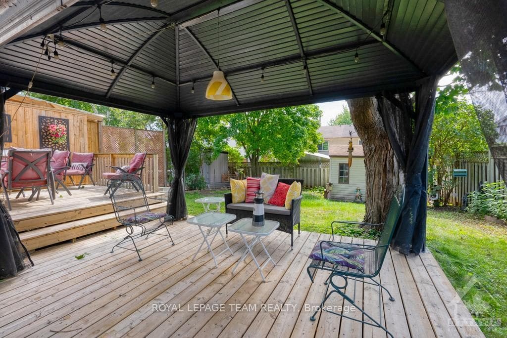 51 CASTLEFRANK Road photo 22