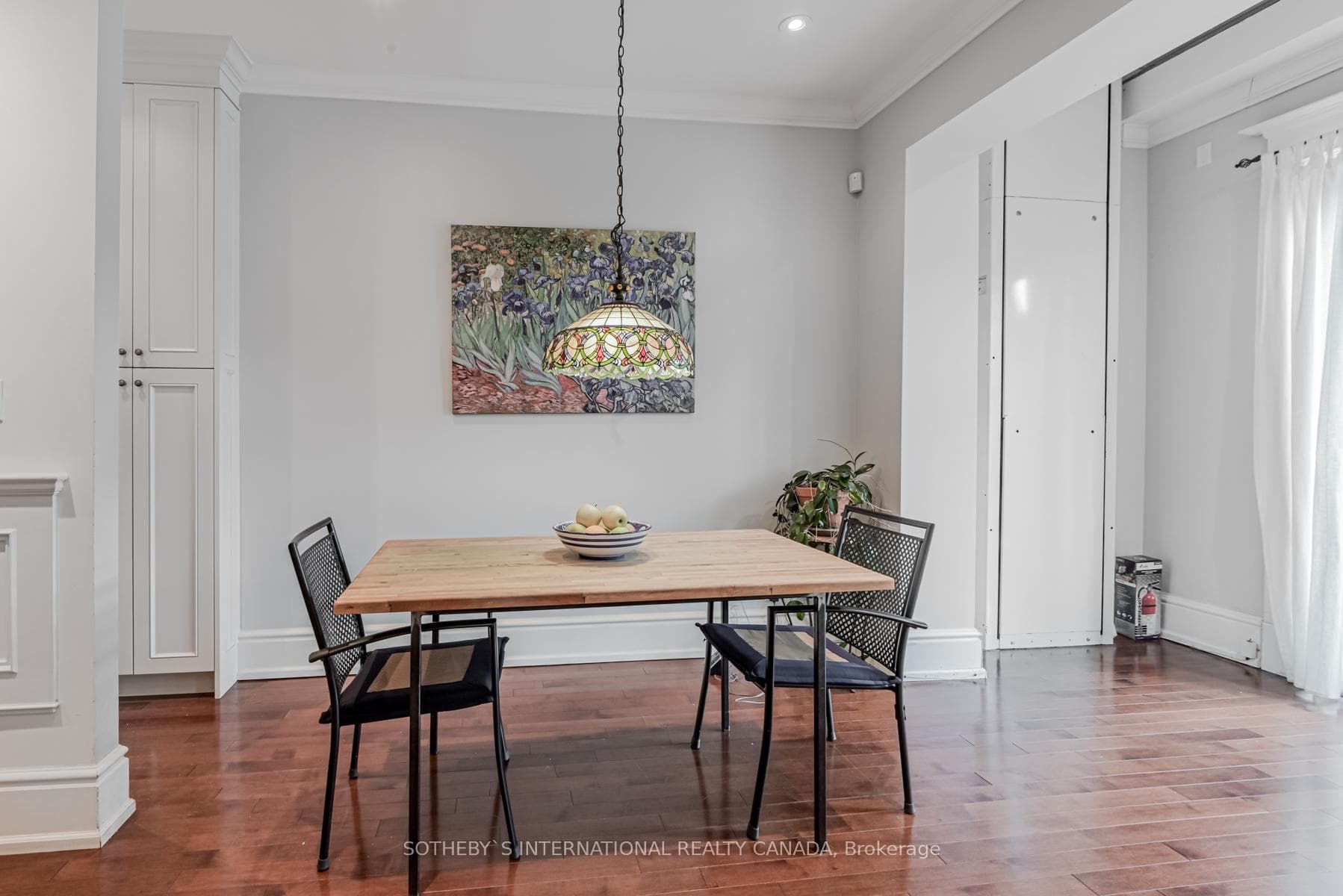 525 Markham Street photo 13