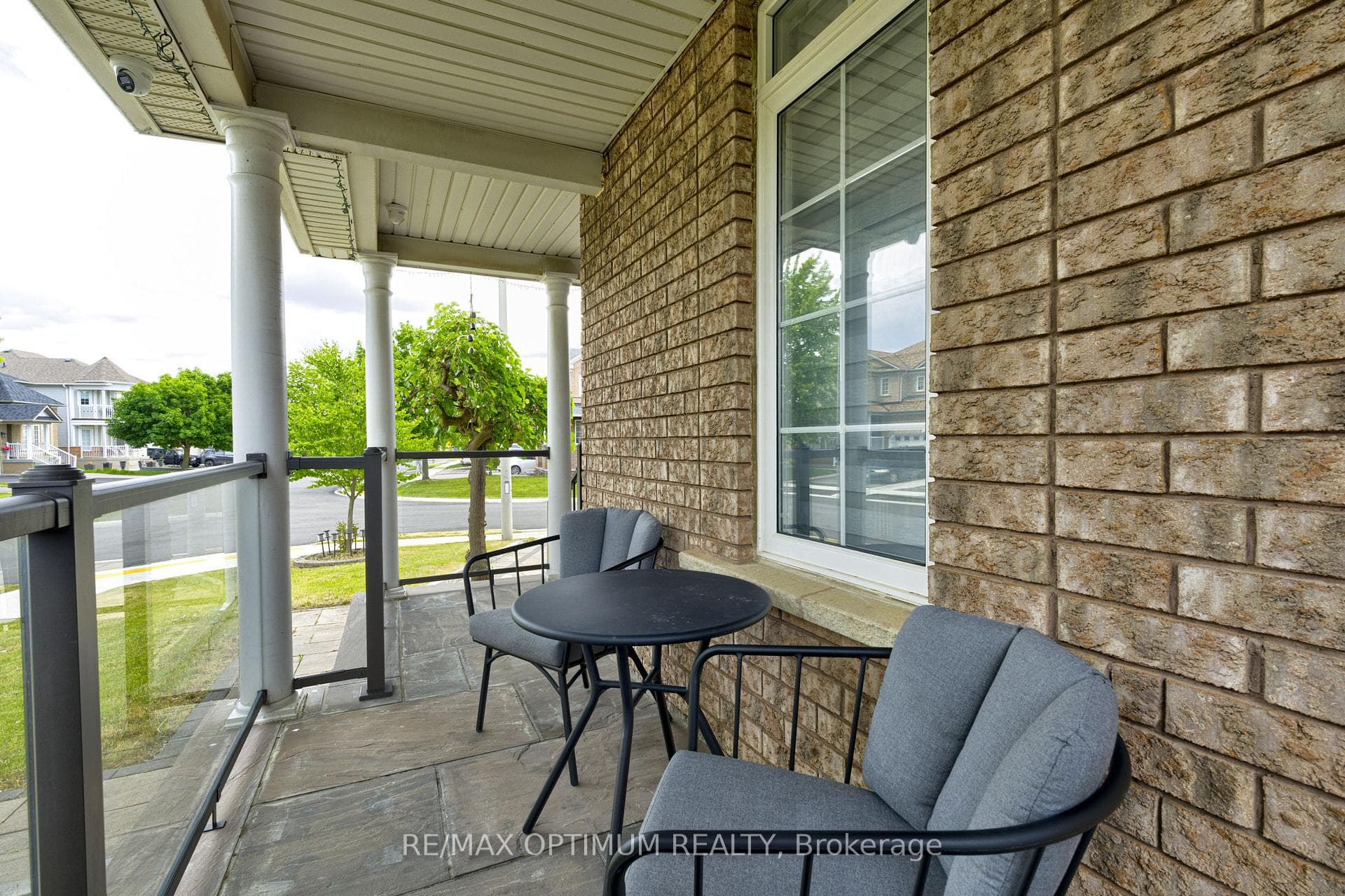 54 Bramoak Crescent photo 5