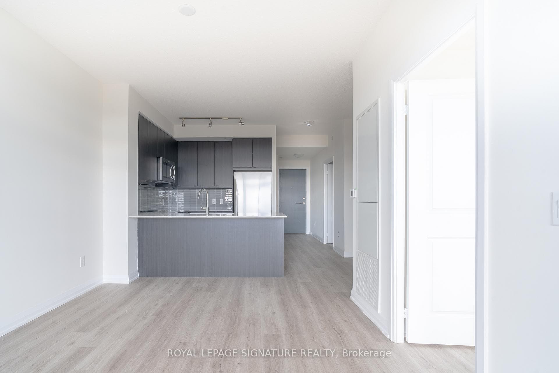 3260 Sheppard Avenue Unit 2303 photo 8