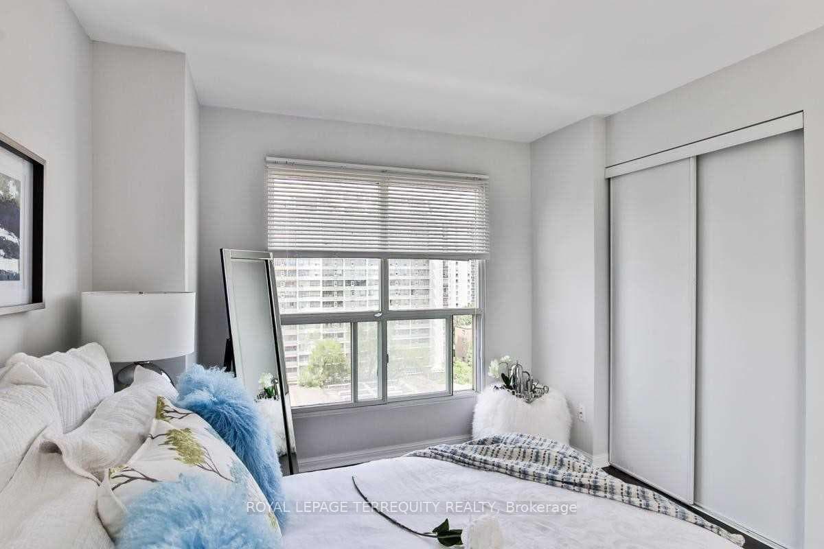 139 Merton Street Unit 1052 photo 14
