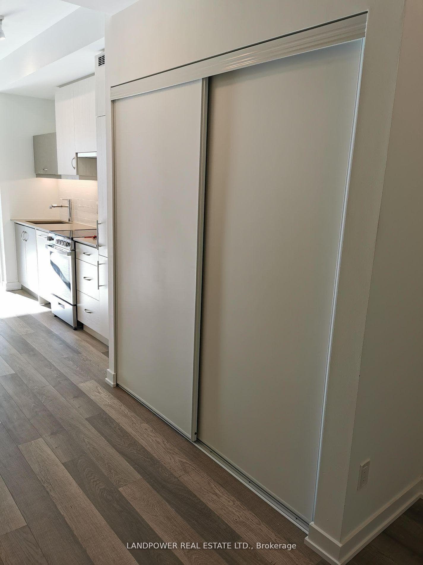 181 Huron Street Unit 1102 photo 5