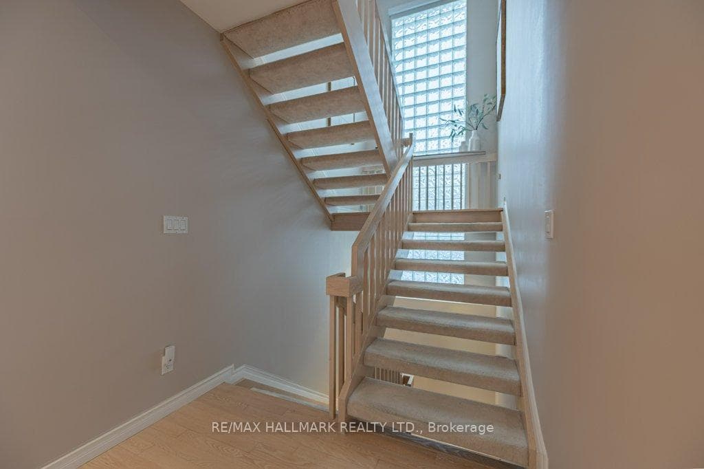 82 Grandview Avenue photo 25