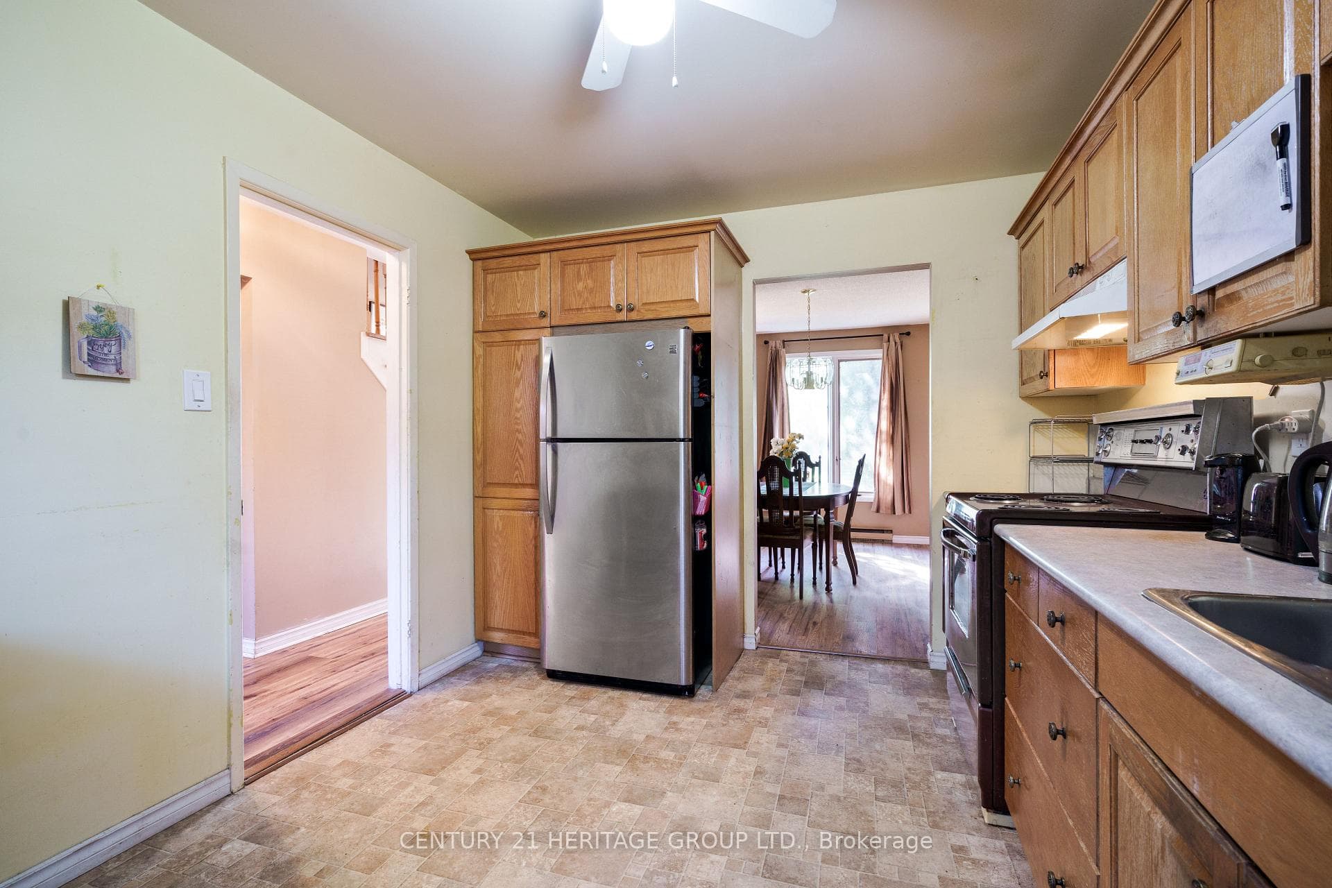 165 William Roe Boulevard photo 8