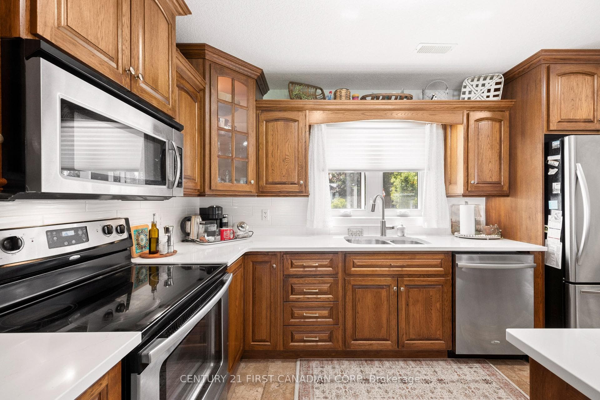 71257 Elizabeth Street photo 14