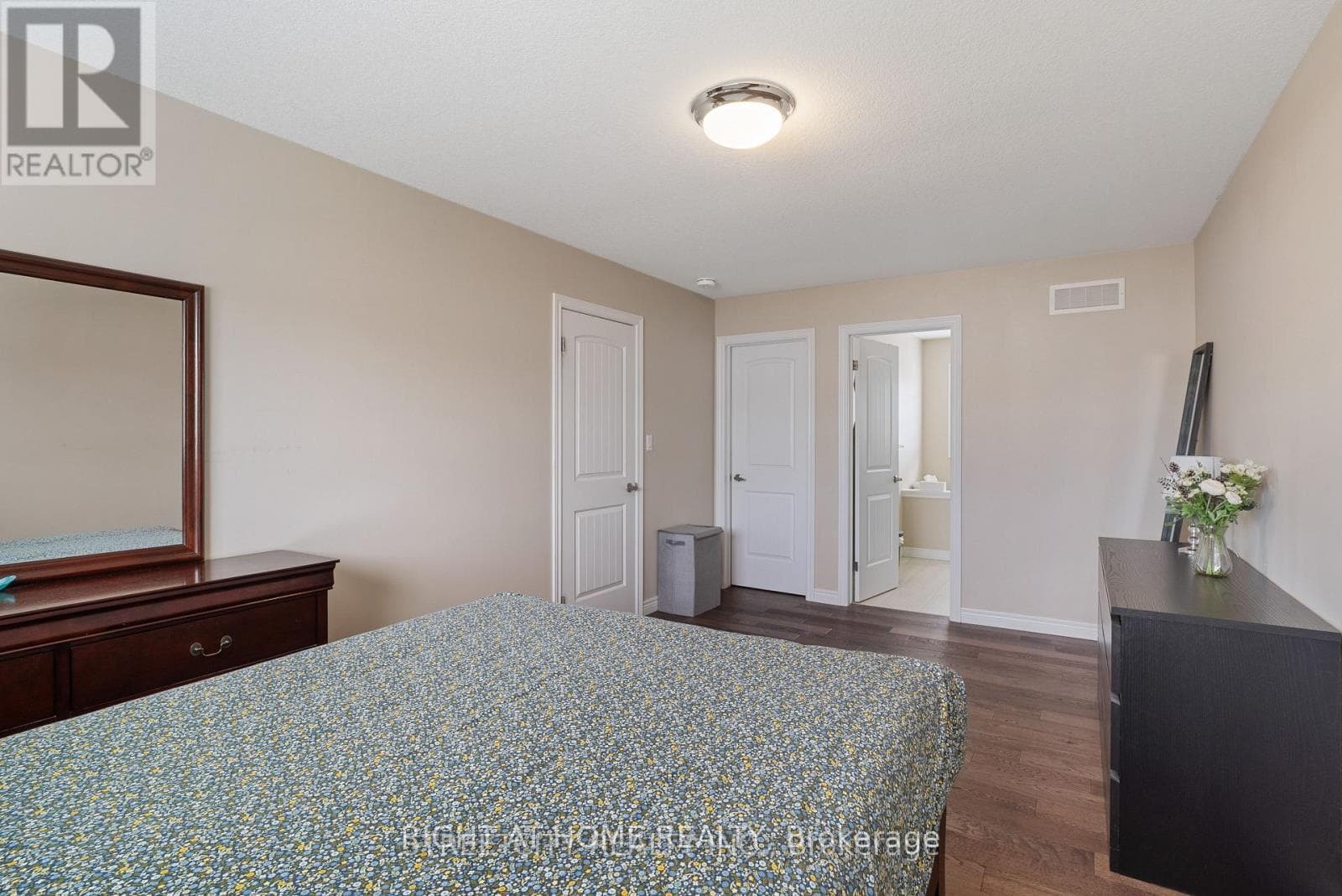 402 TANSBURY Street photo 23