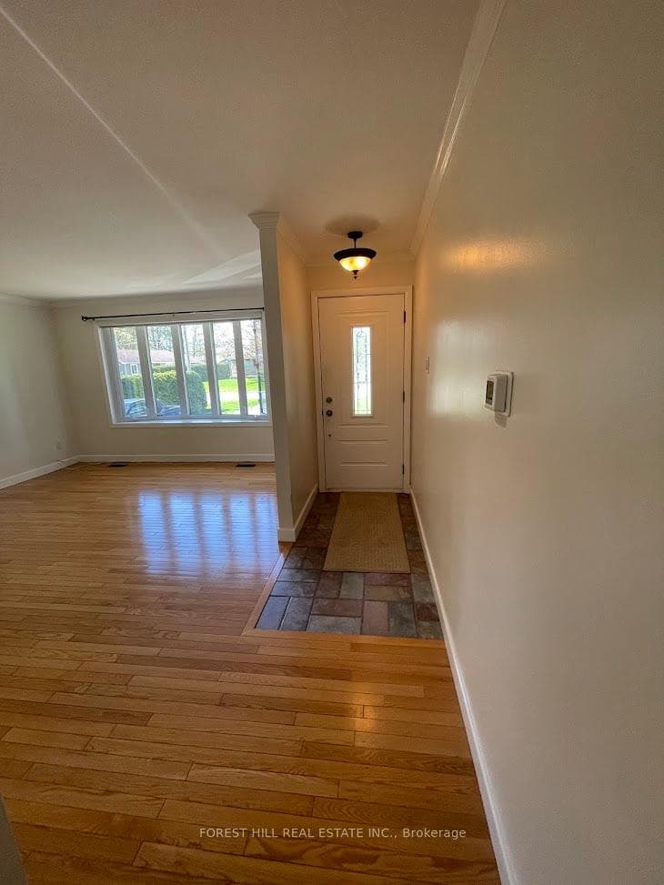 entrance / living room