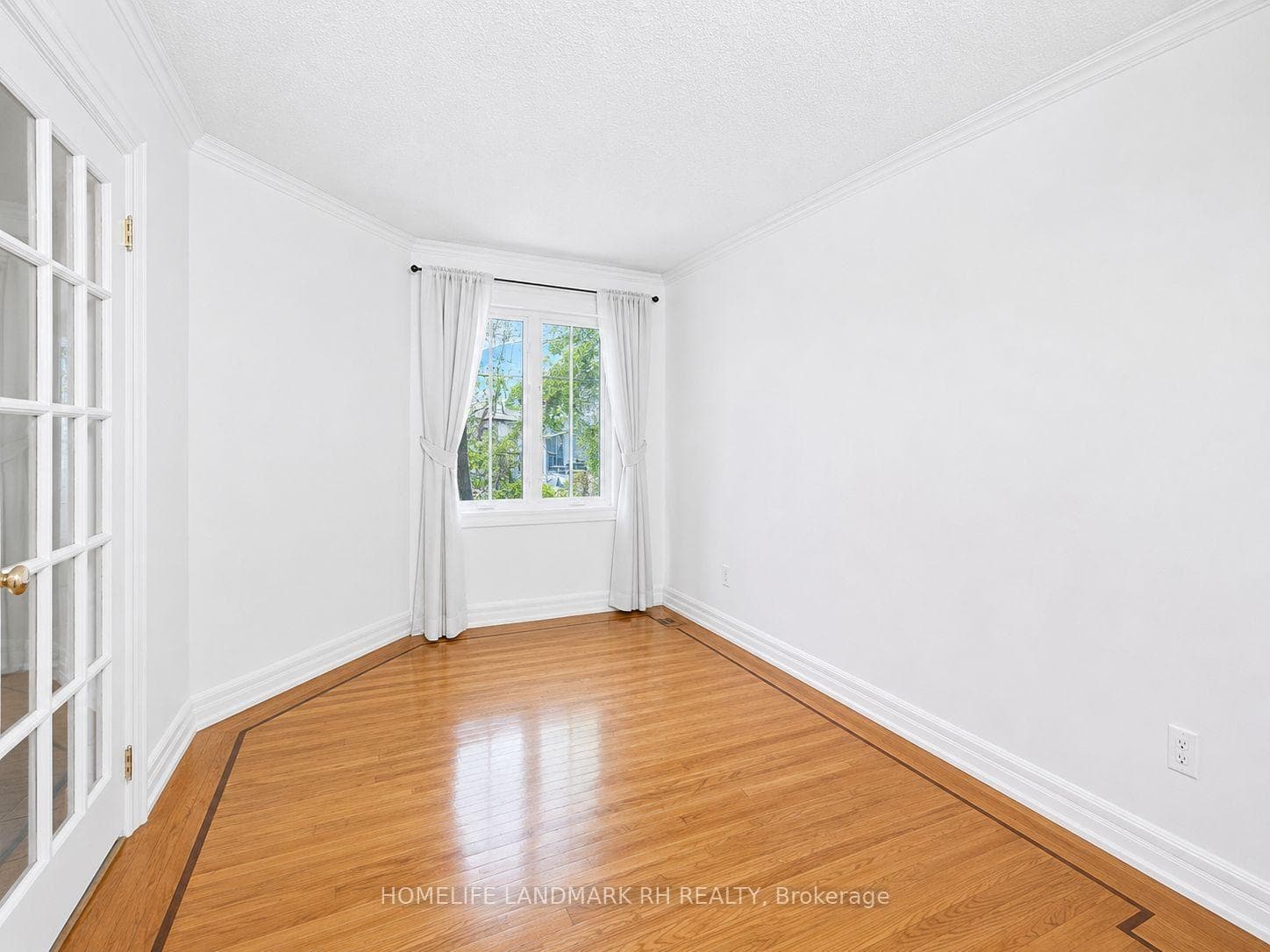 101 Pentland Crescent photo 2