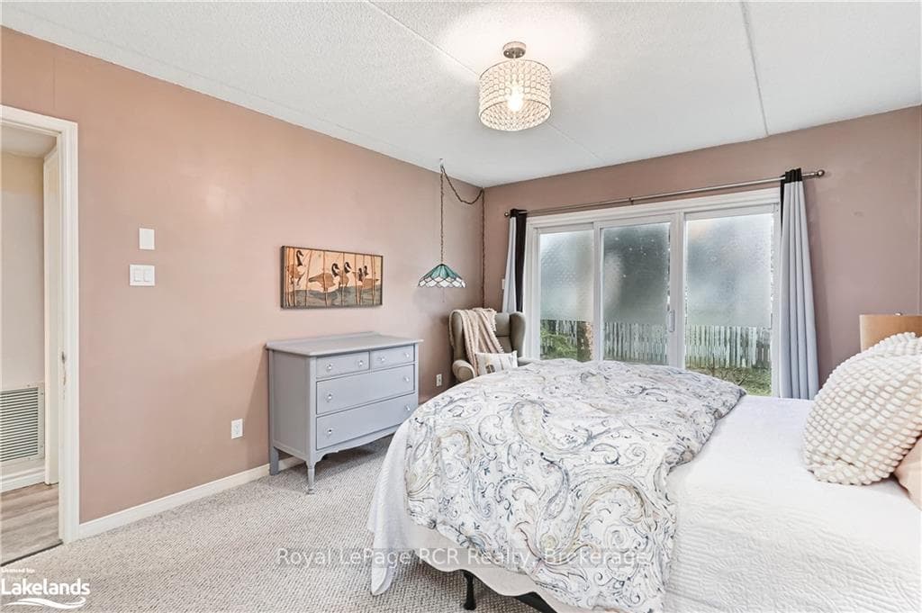390 MARINERS Way photo 17