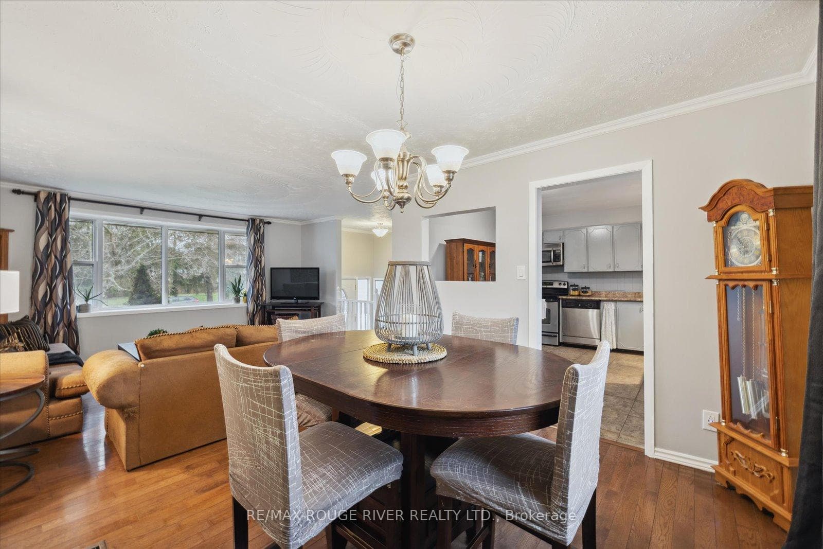560 Waterford Road photo 9