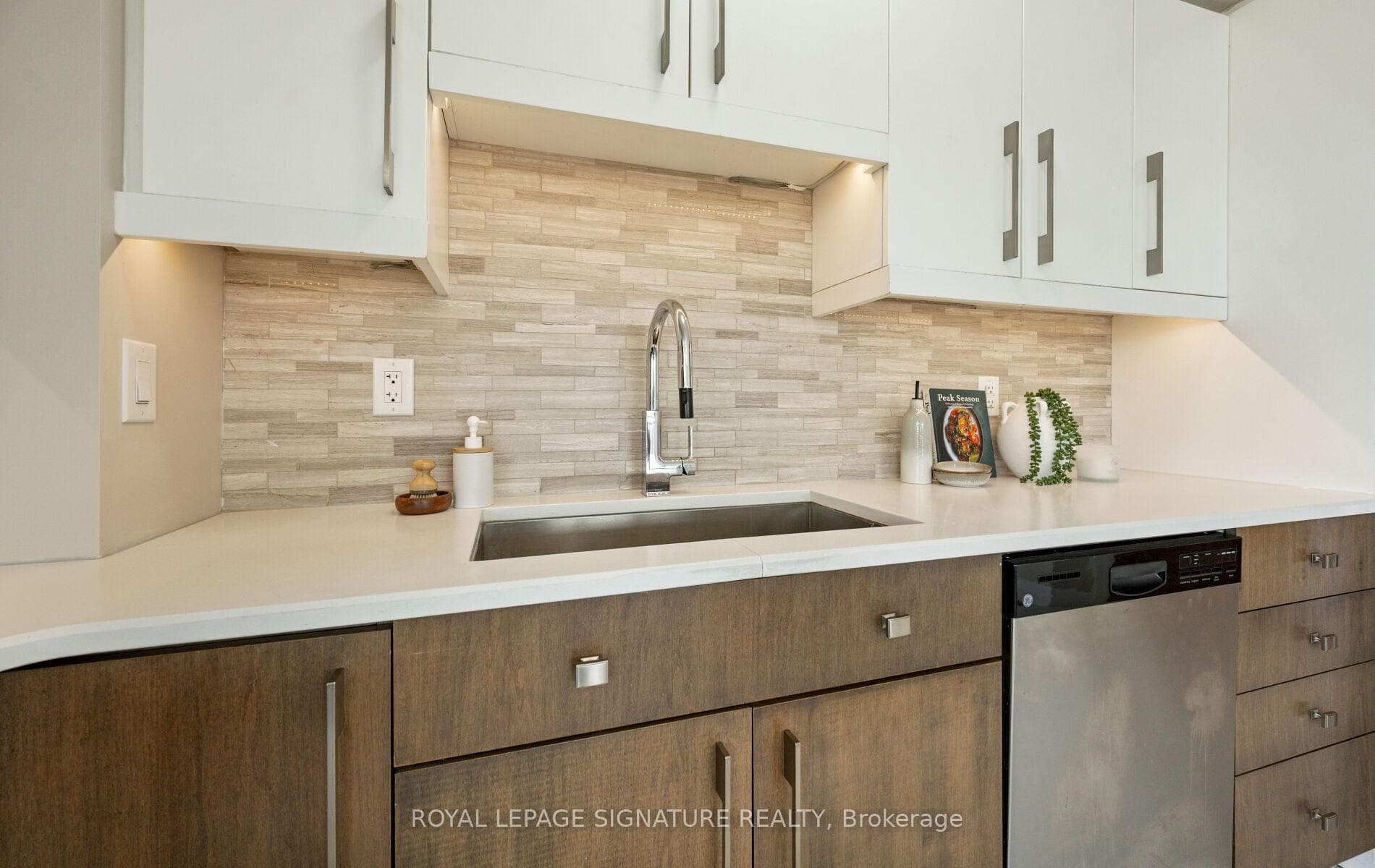 53 Arthur Street Unit 706 photo 12