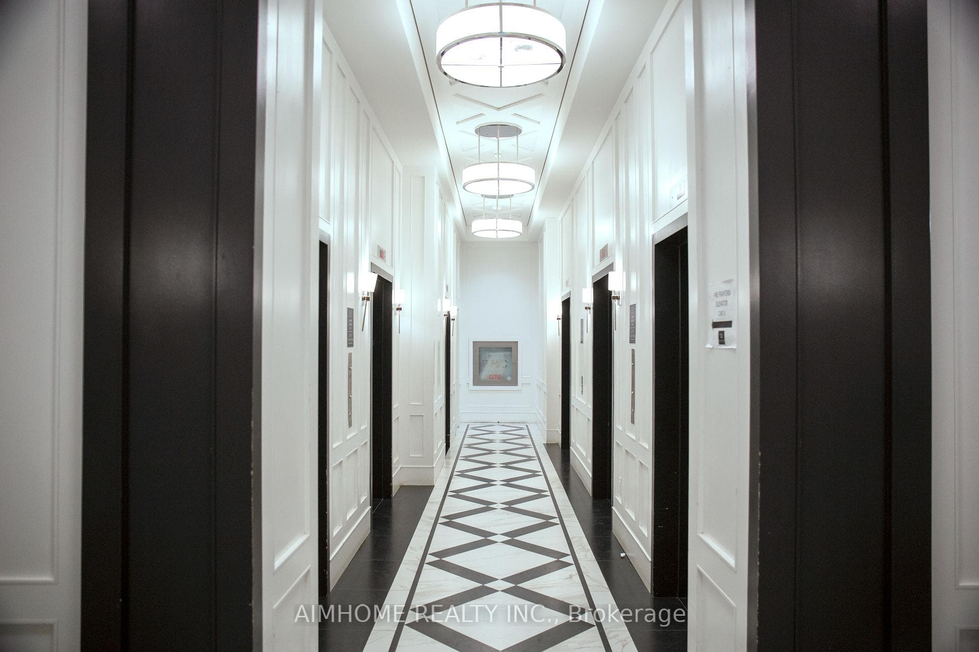 955 Bay Street Unit 2014 photo 4