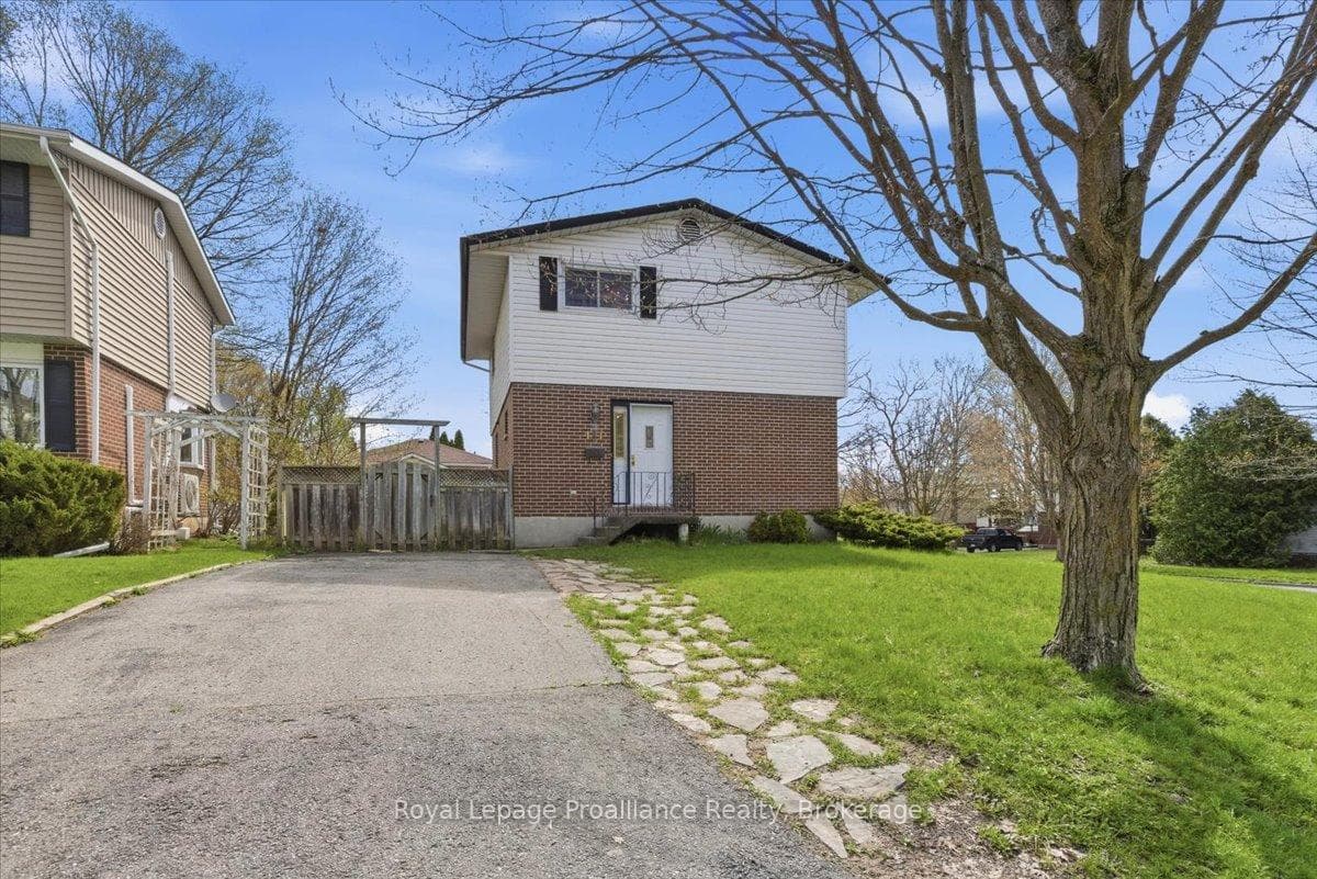 131 Prospect Hill photo 2