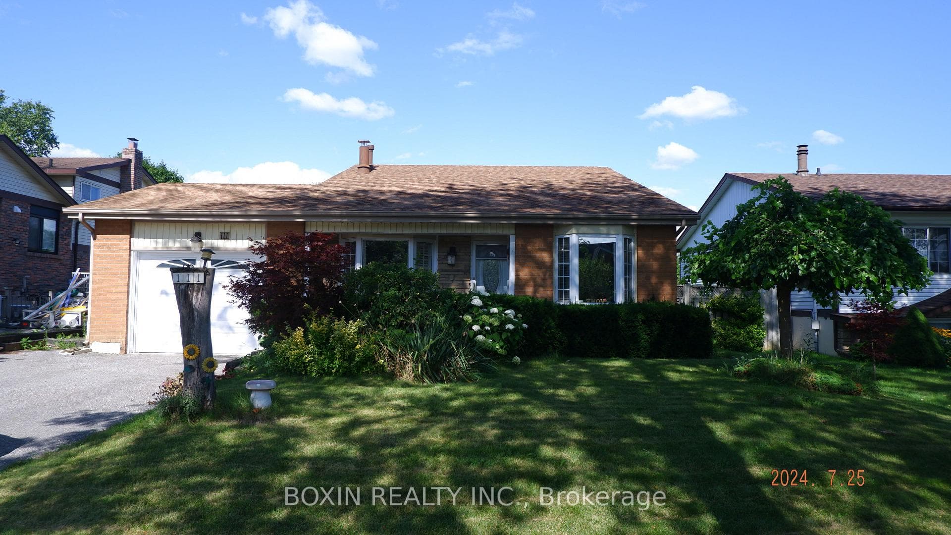 111 Guthrie Crescent photo 2