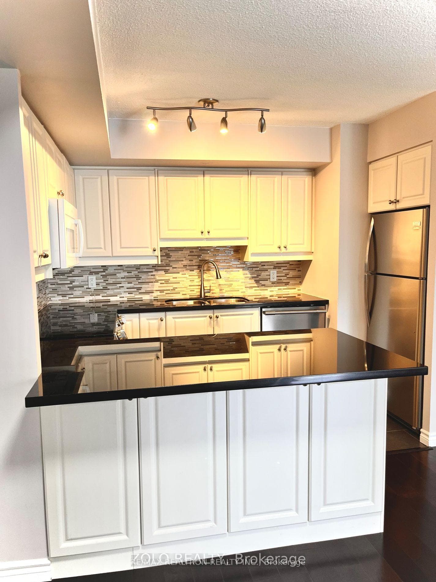 25 The Esplanade N/A Unit 2121 photo 11