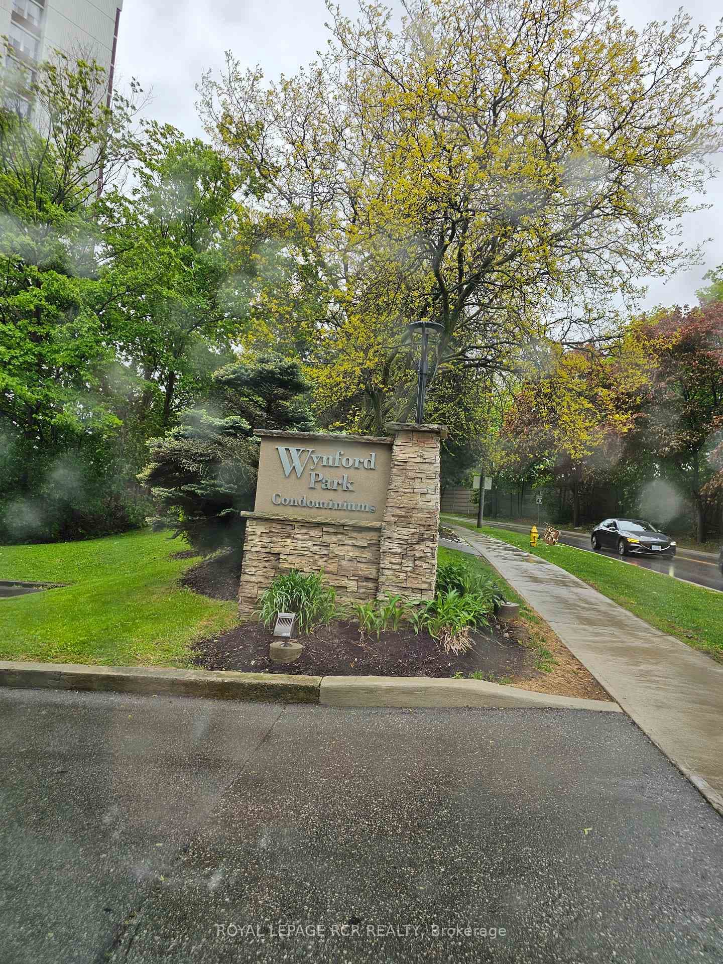 10 Edgecliff Golfway Unit 1711 photo 1
