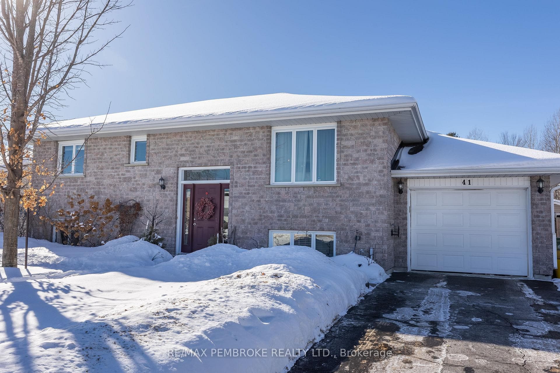 41 Oak Avenue photo 2