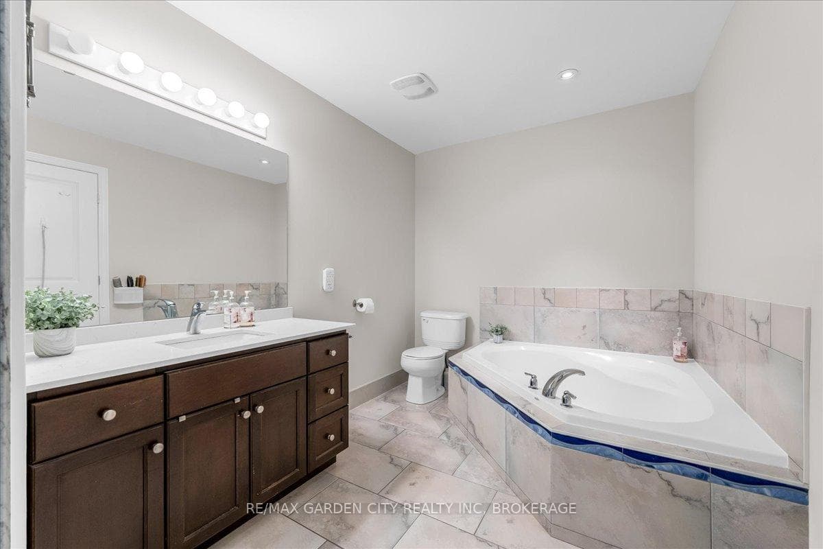 45 Hemlock Way photo 24