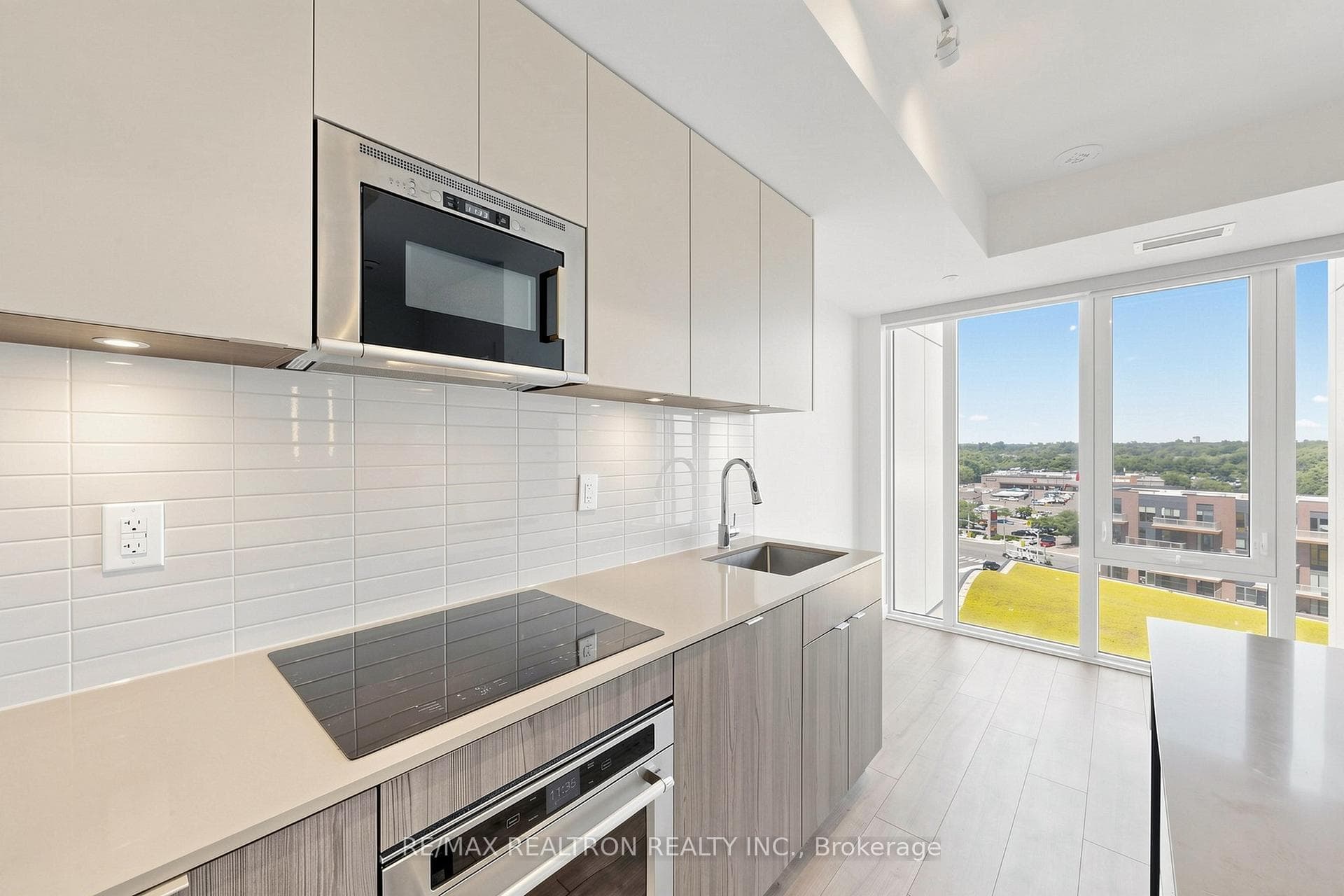 220 Missinnihe Way Unit 817 photo 29