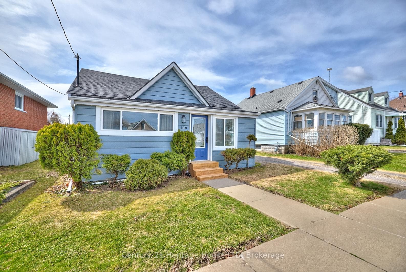 108 Borden Avenue photo 4