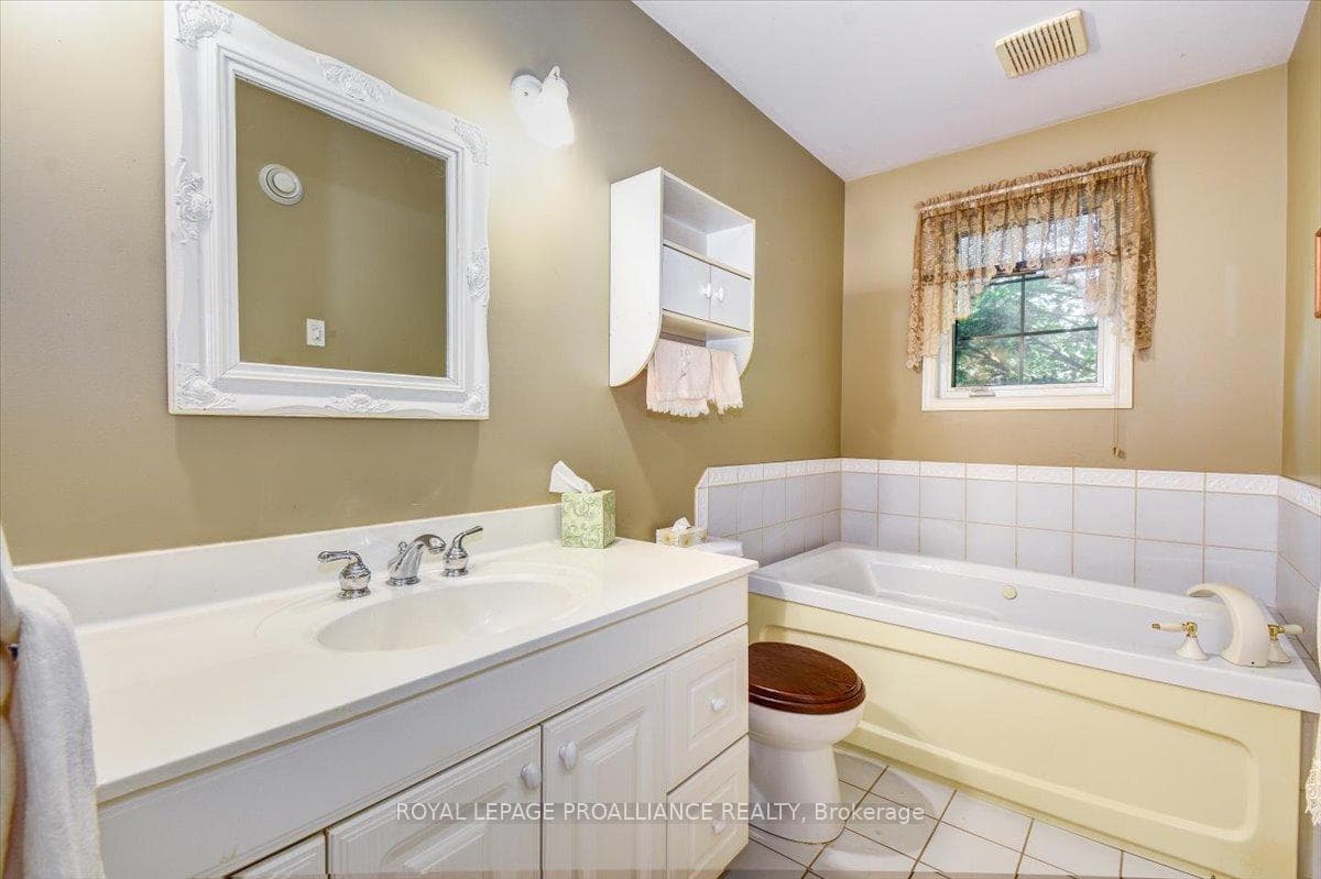 34 South Maloney Street photo 19