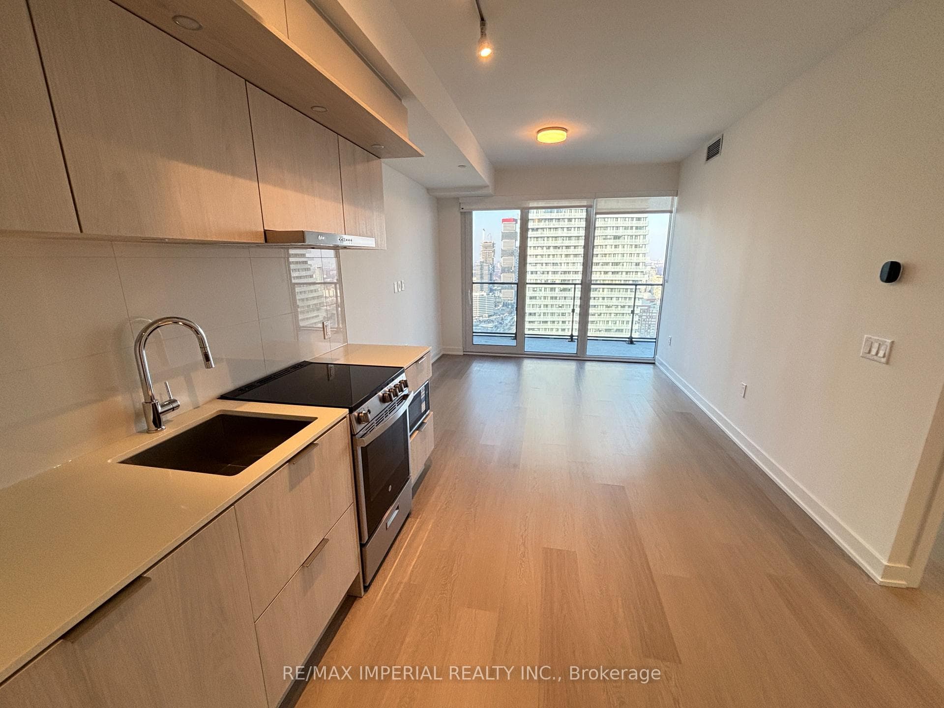 448 Burnhamthorpe Road Unit 3406 photo 1