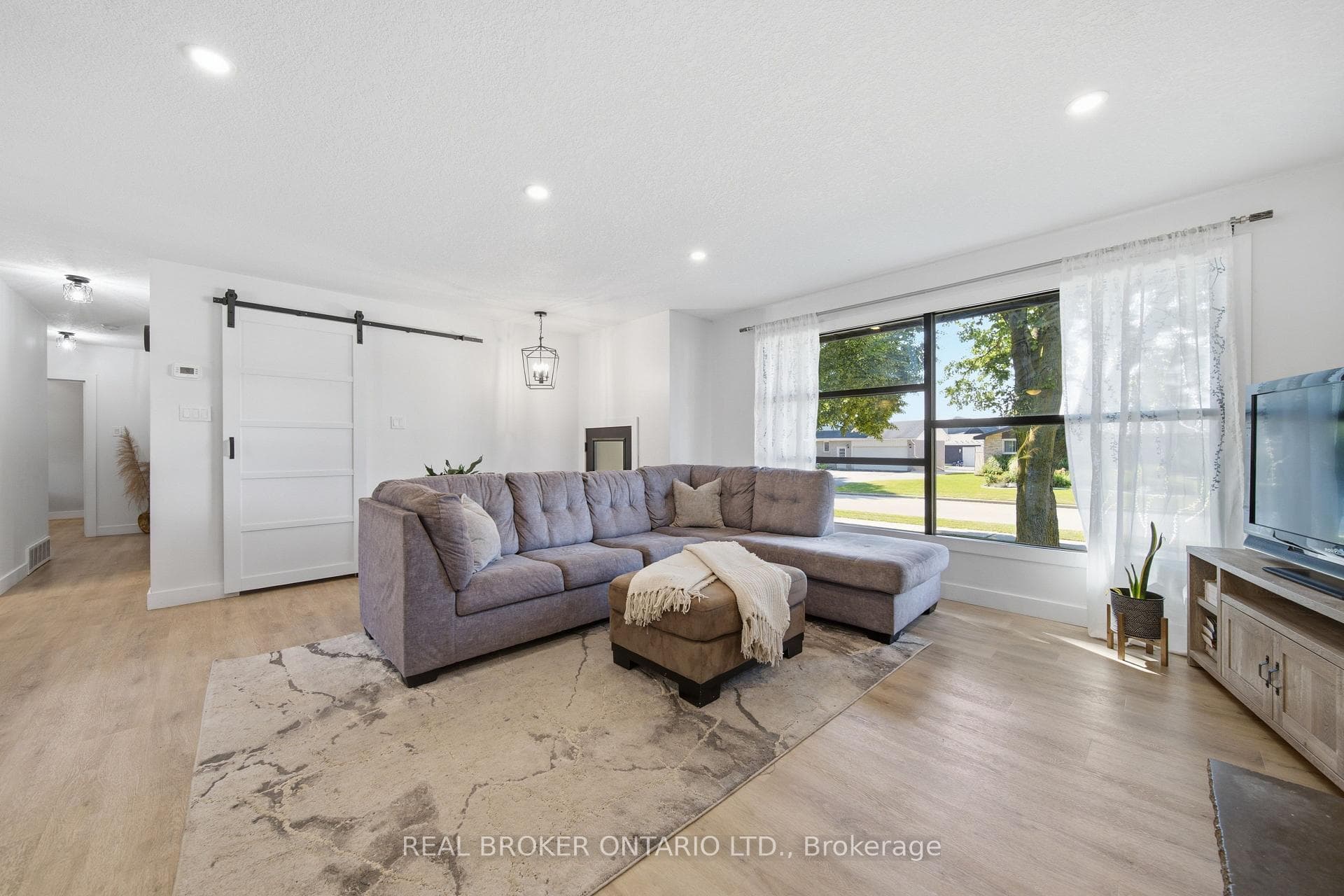 191 Rudy Avenue photo 8