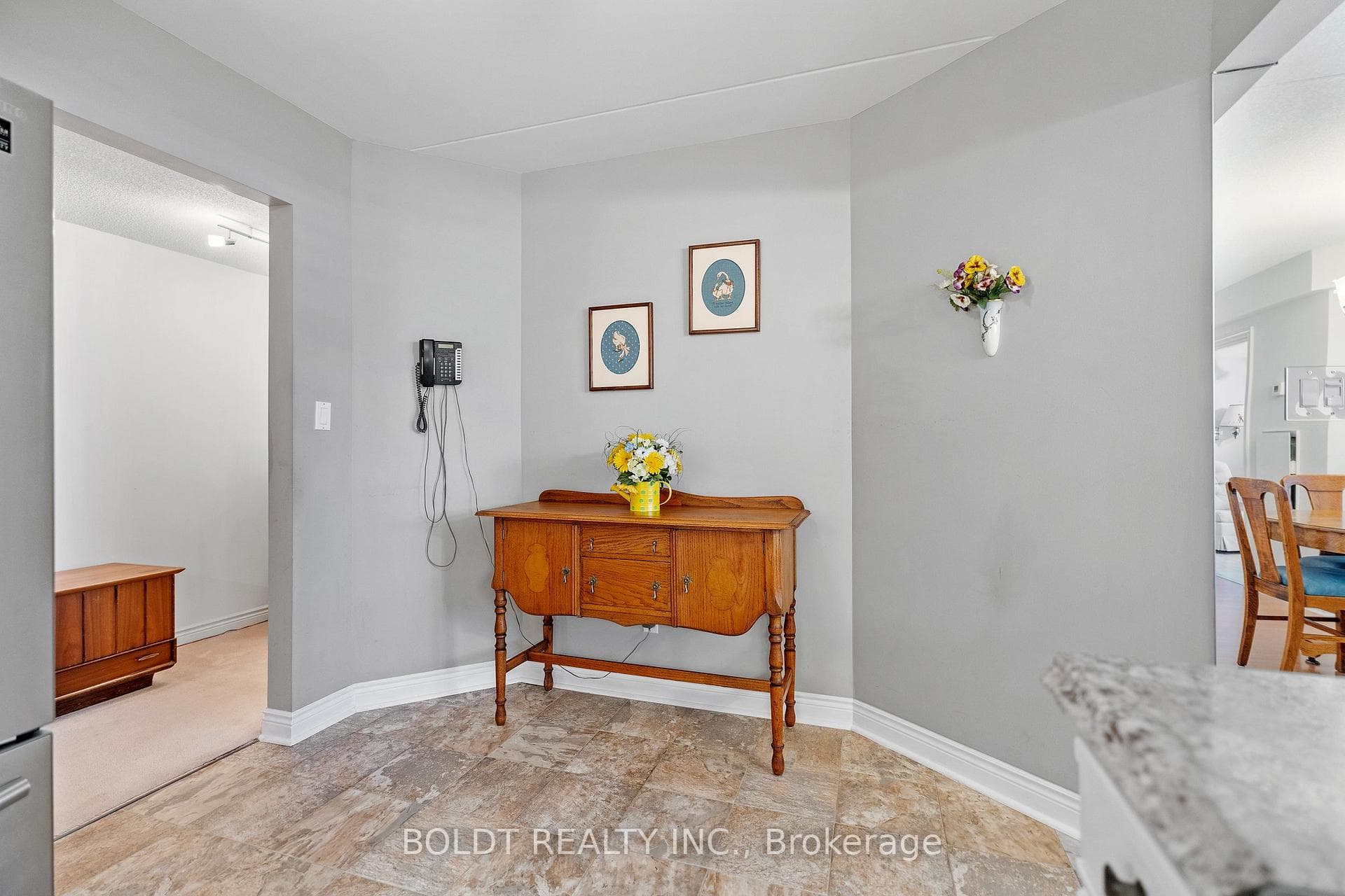 244 Lakeshore Road Unit 207 photo 15