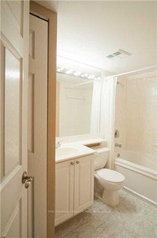 909 Bay Street Unit 416 photo 13