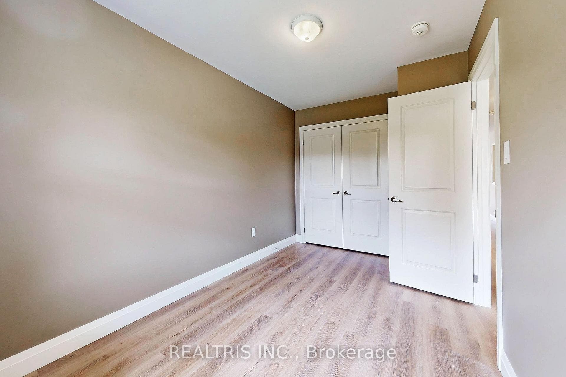 148 Patricia Street photo 23