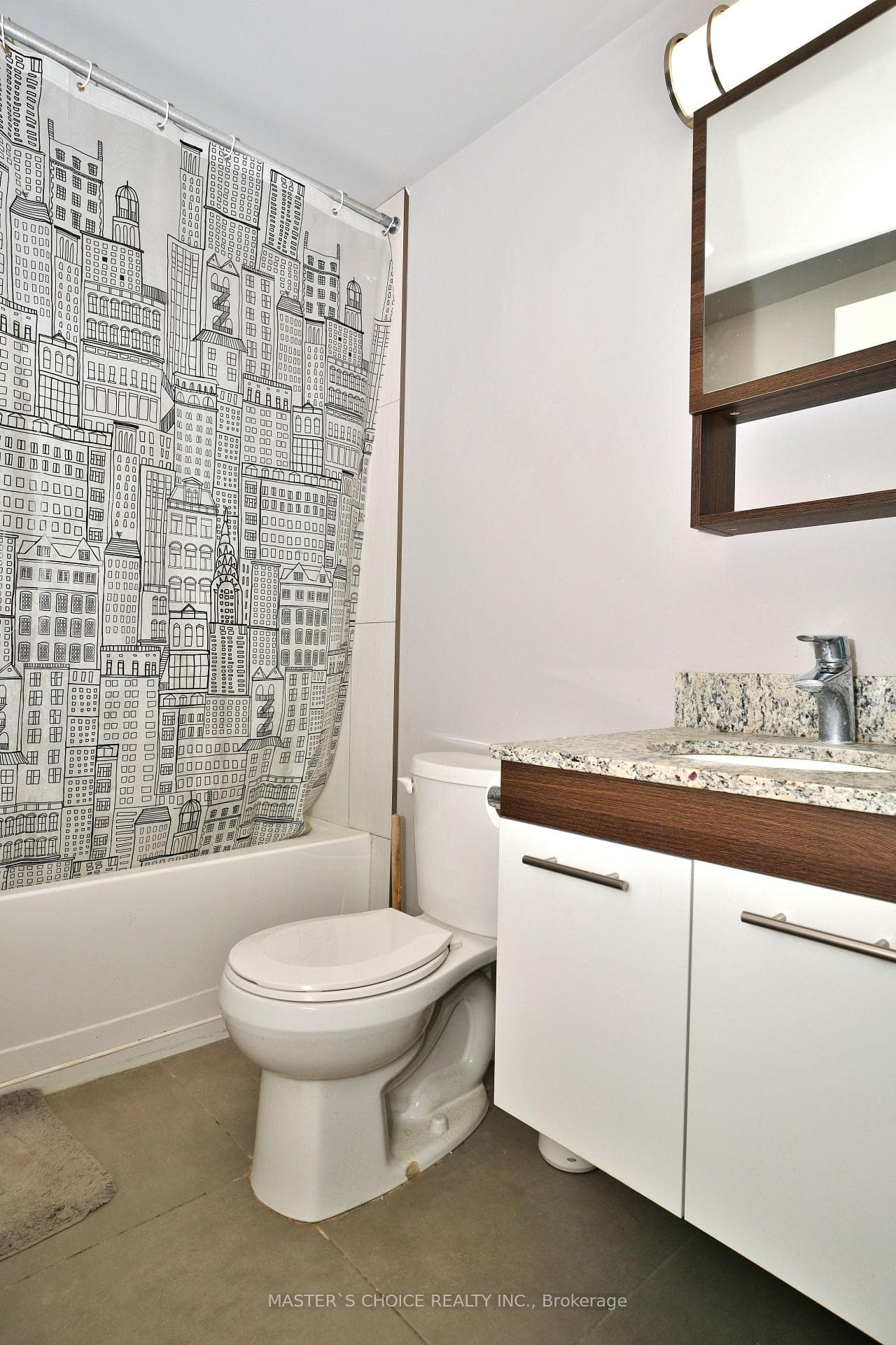 308 Lester Street Unit 605 photo 17