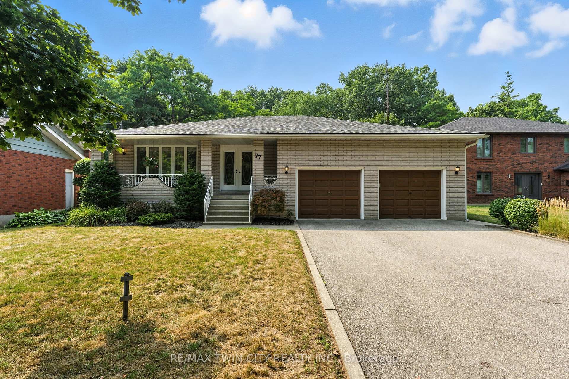 77 Glenwood Drive photo 2
