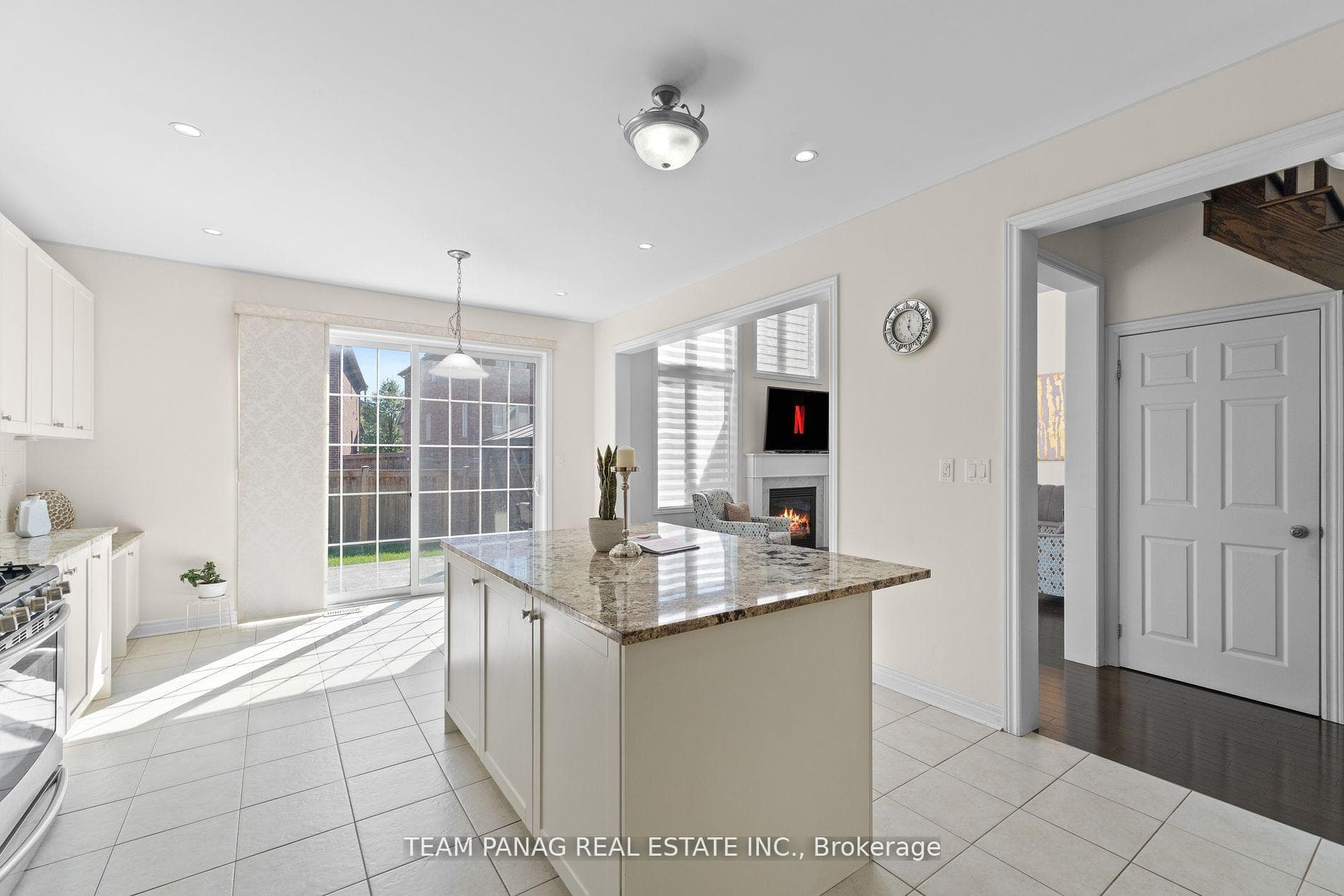 33 Bonnieglen Farm Boulevard photo 9