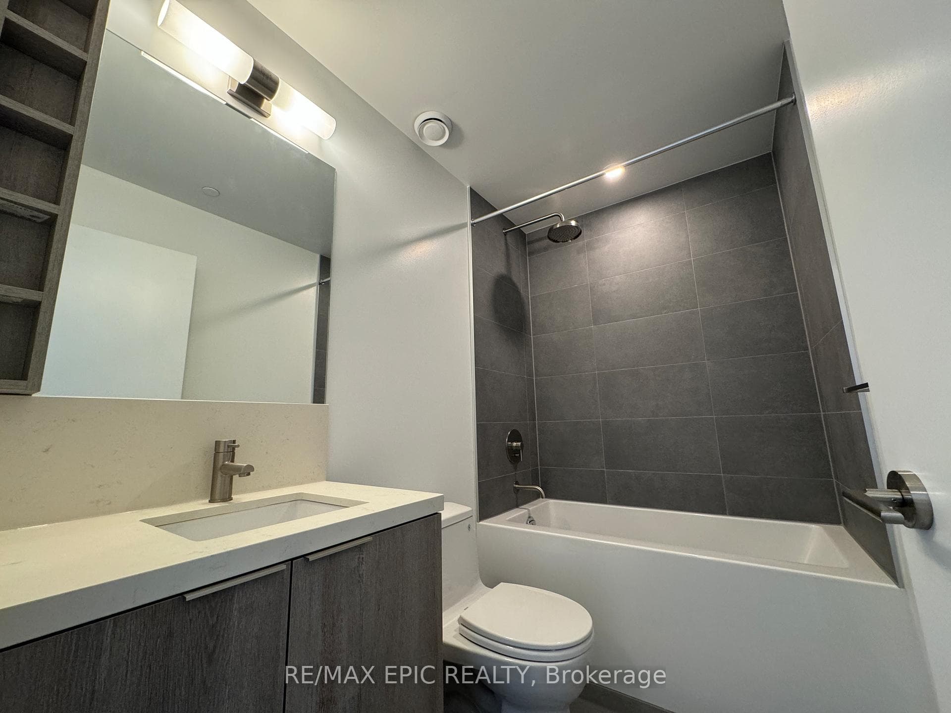 2020 Bathurst Street Unit PH21 photo 25