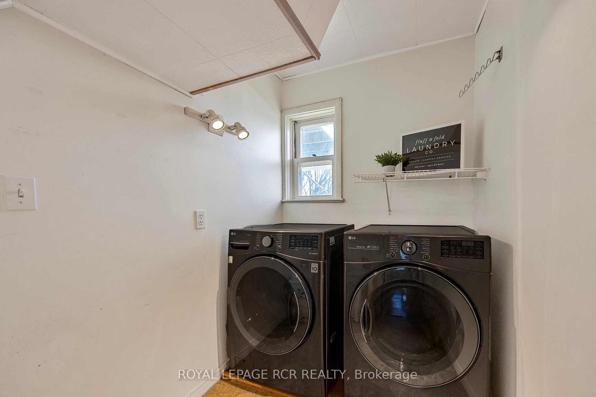 Upper level laundry