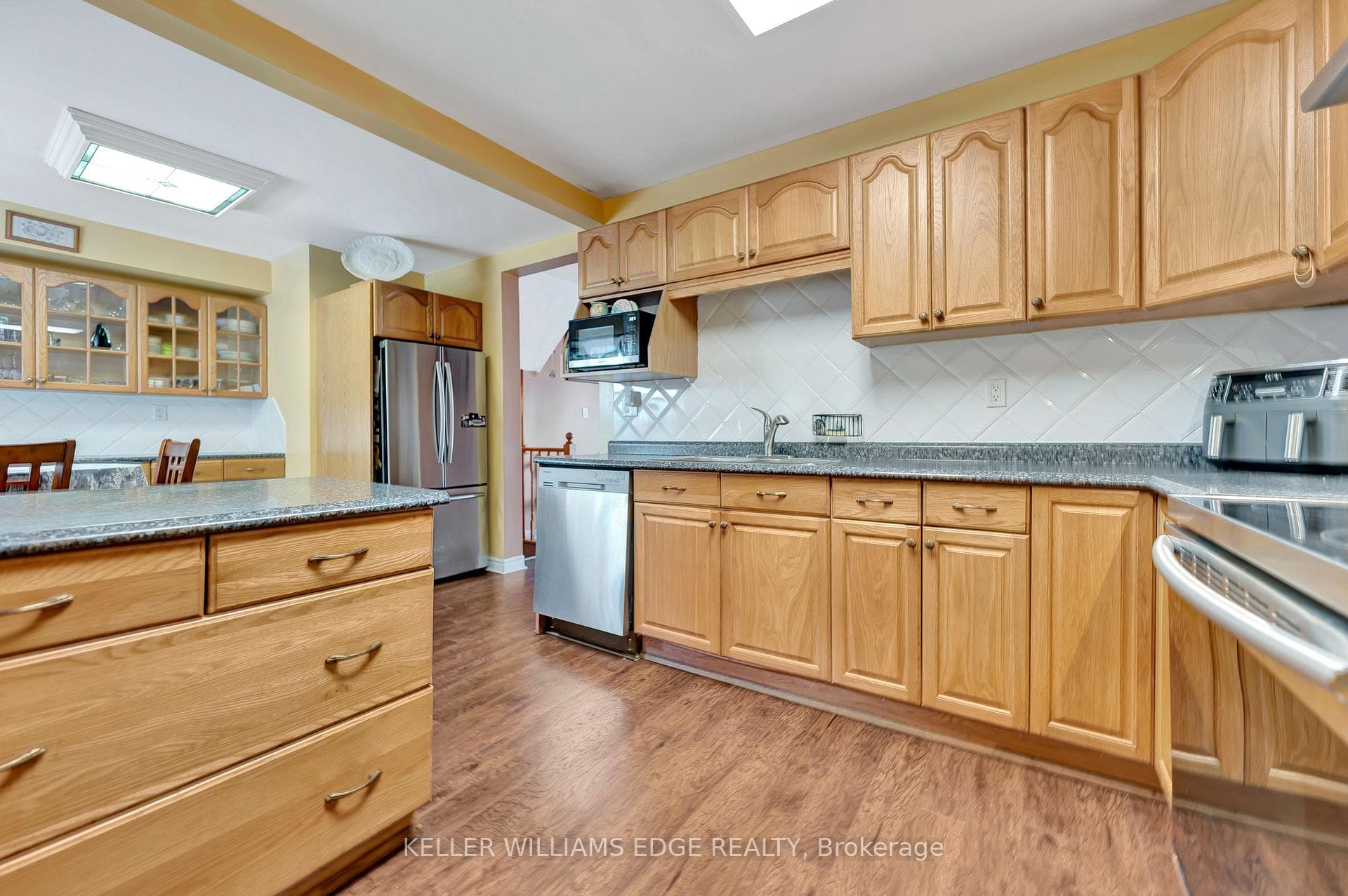 339 Strathearne Avenue photo 13