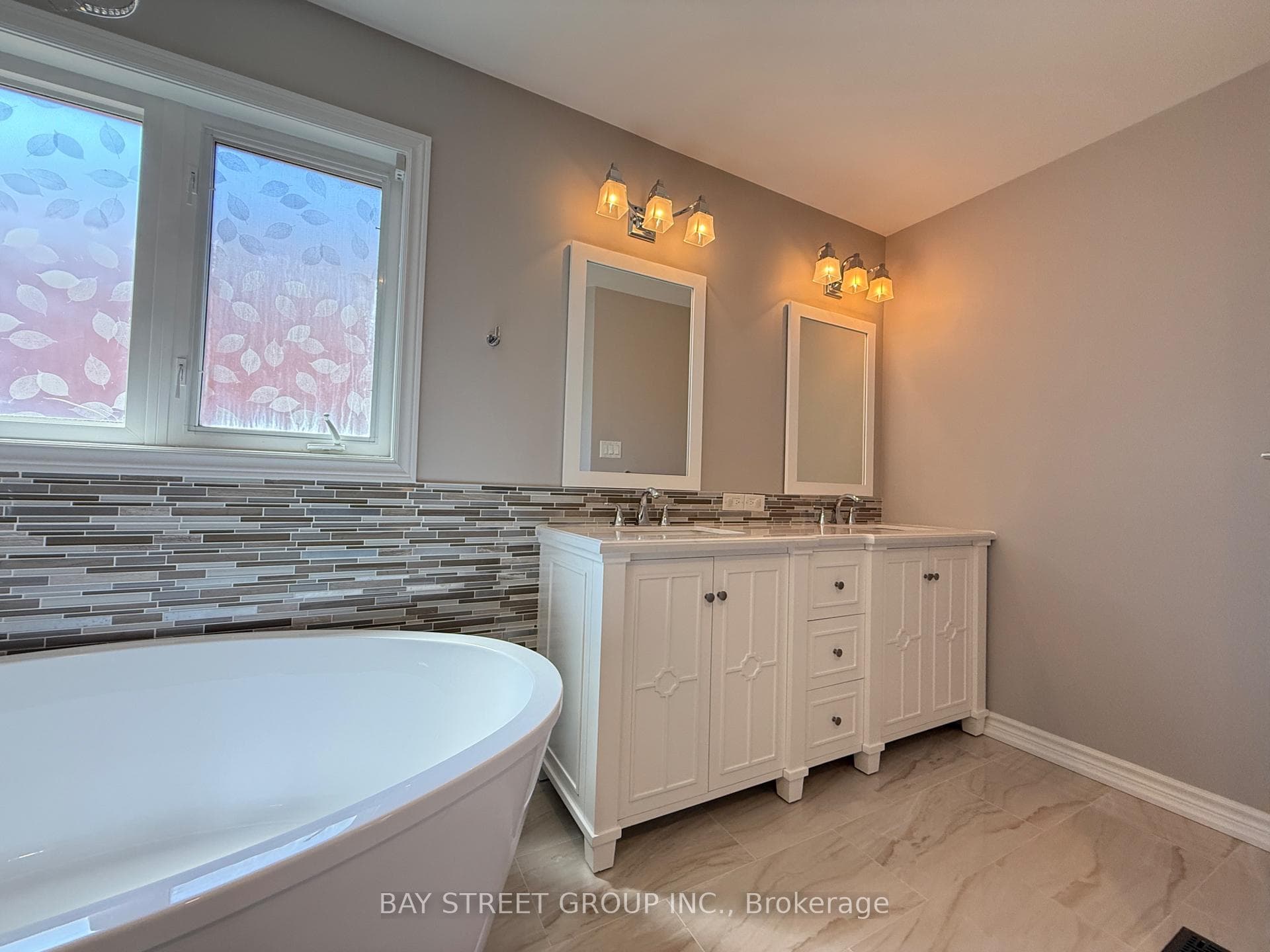12 Pexton Avenue photo 24