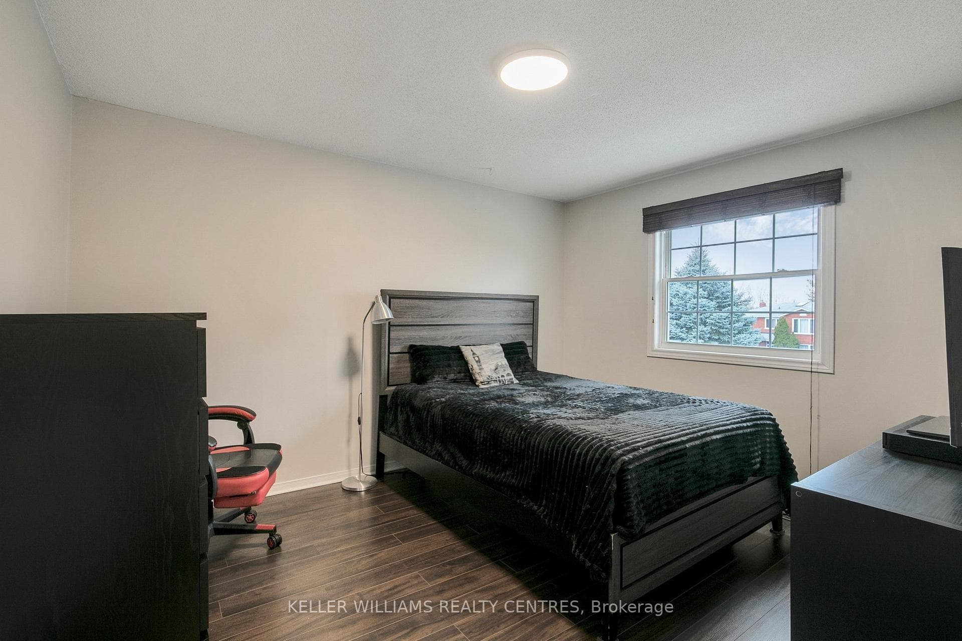 237 Osmond Crescent photo 22