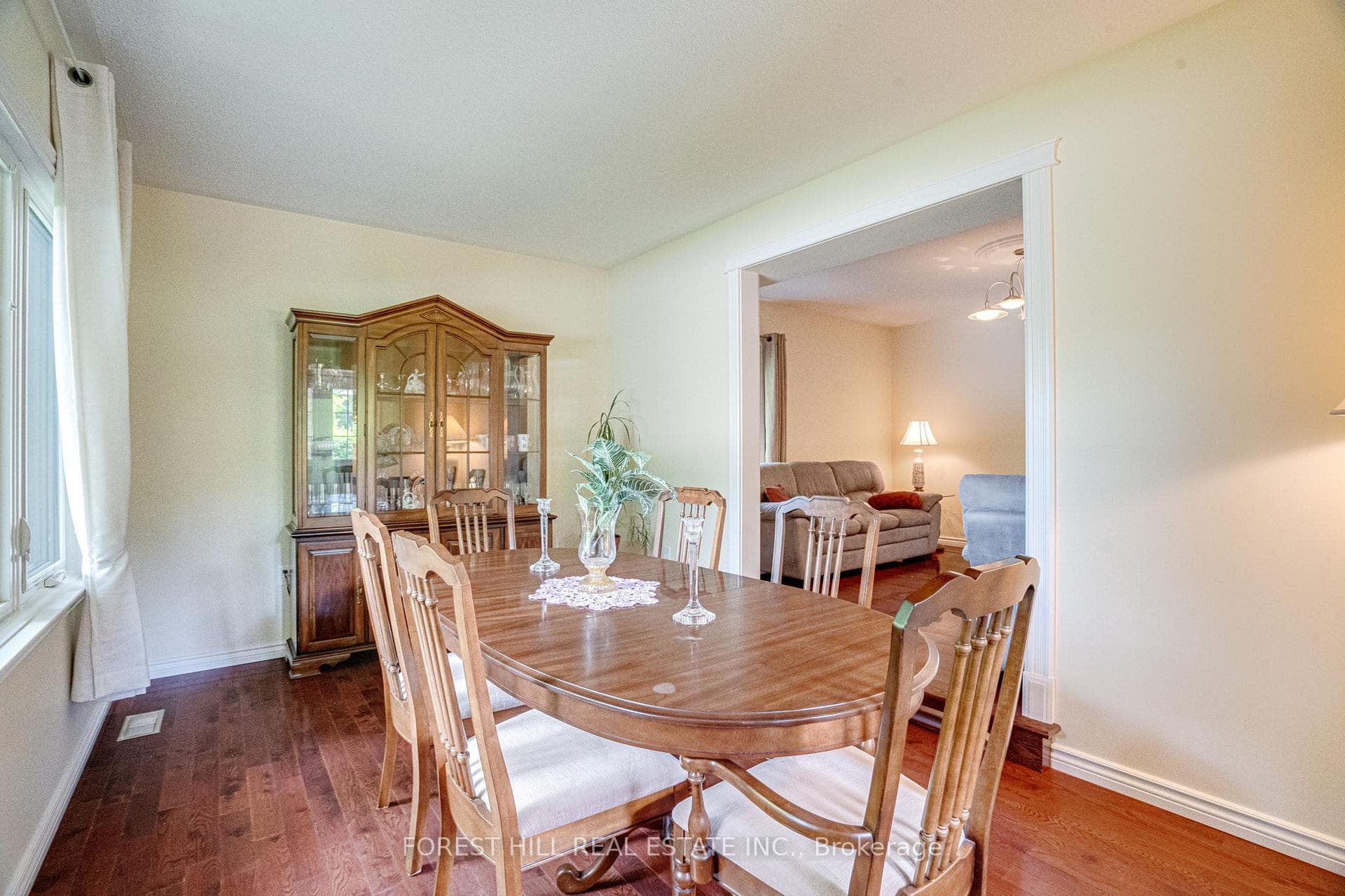 57 Roxborough Road photo 6